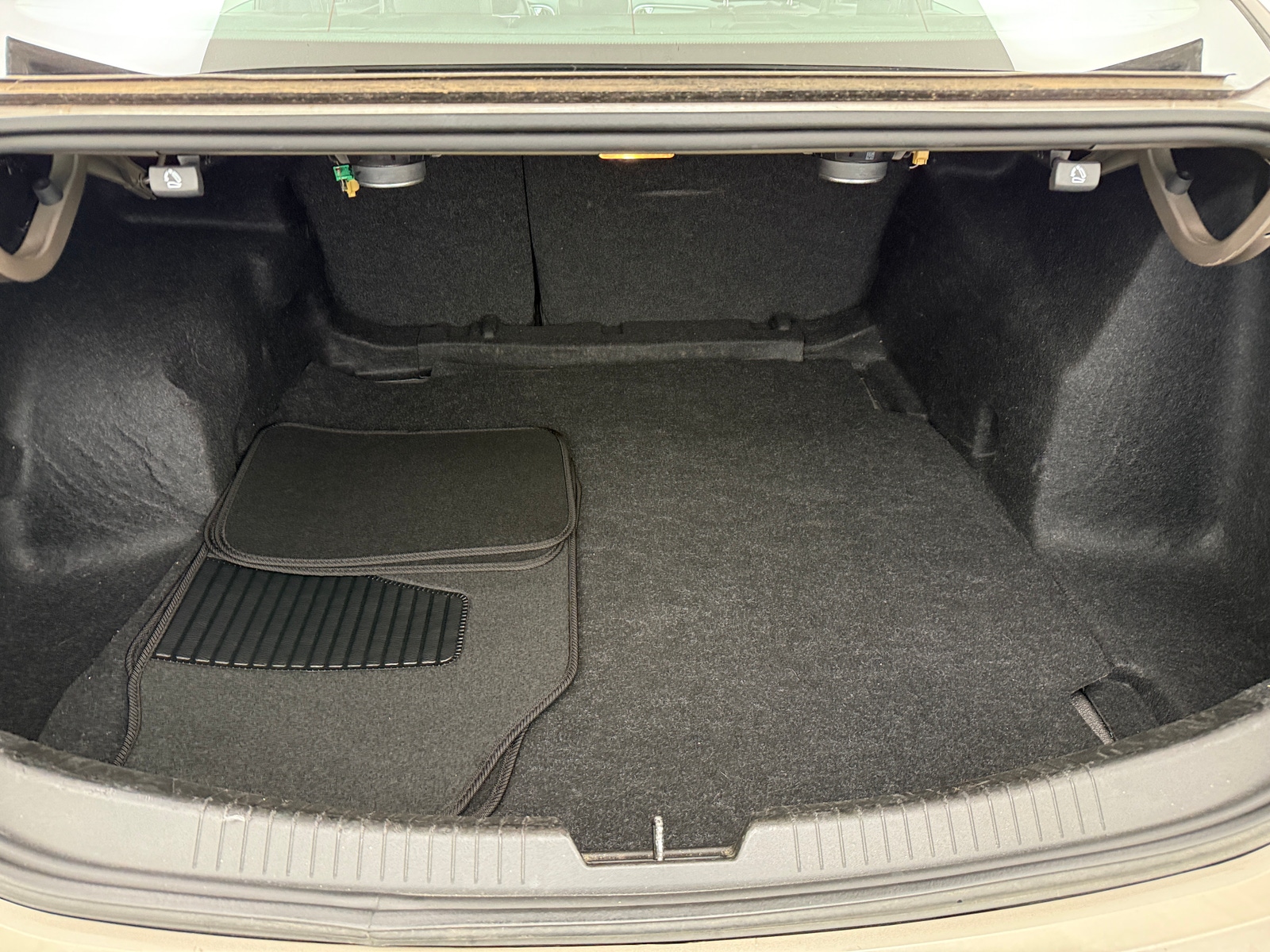 Thumbnail: 2024 Chevrolet Malibu - 6