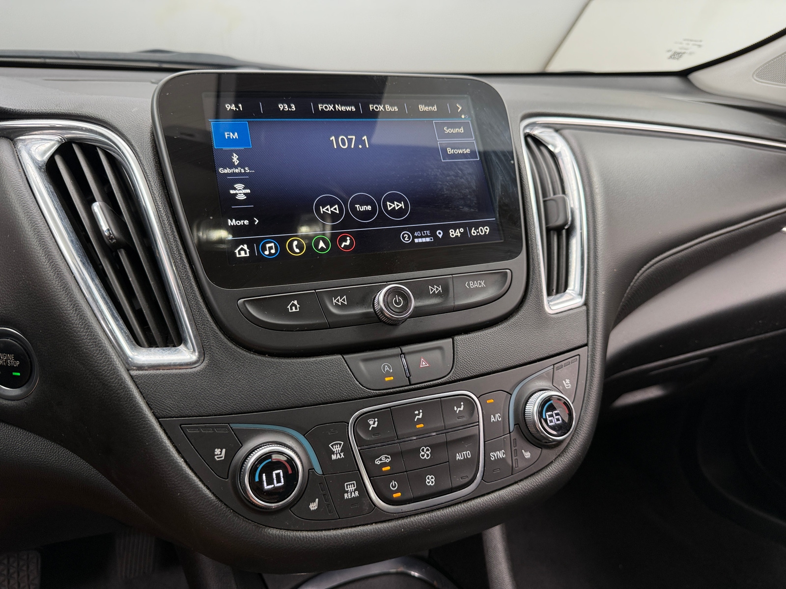 Thumbnail: 2024 Chevrolet Malibu - 3