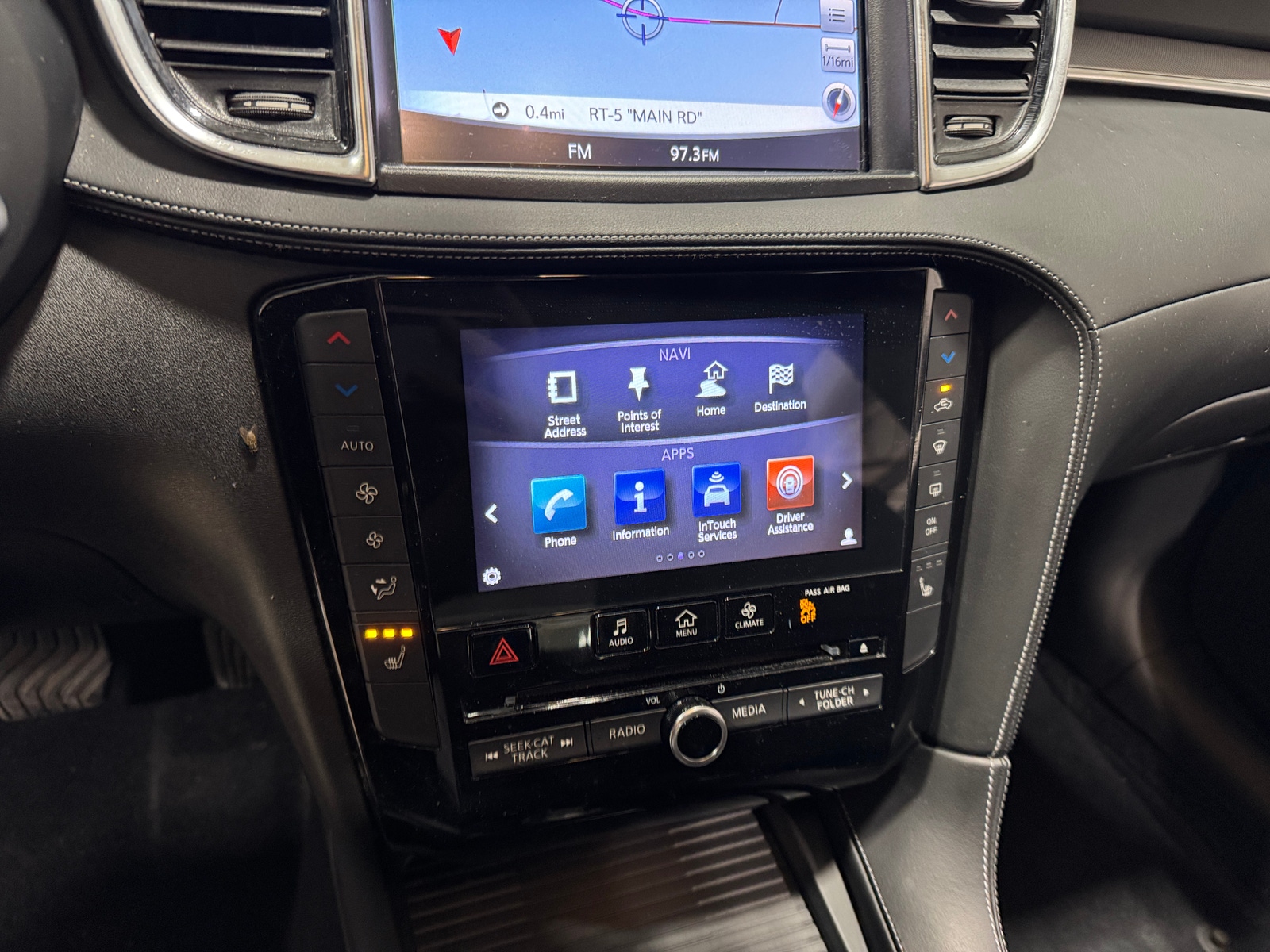 Thumbnail: 2019 INFINITI QX50 - 3