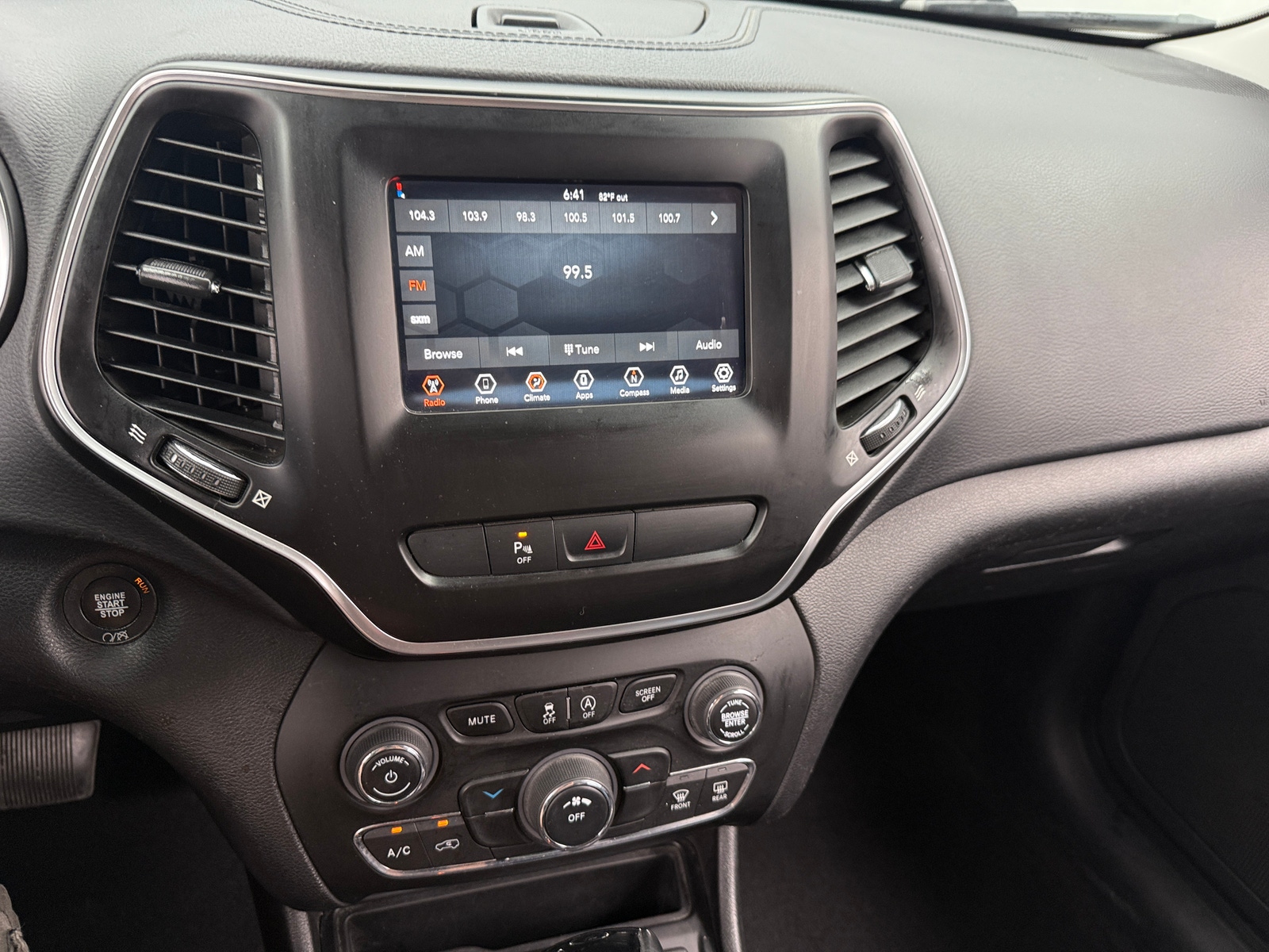 Thumbnail: 2020 Jeep Cherokee - 4