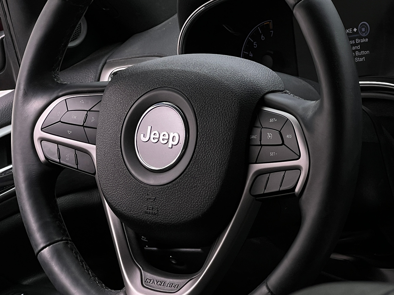 Thumbnail: 2018 Jeep Grand Cherokee - 4