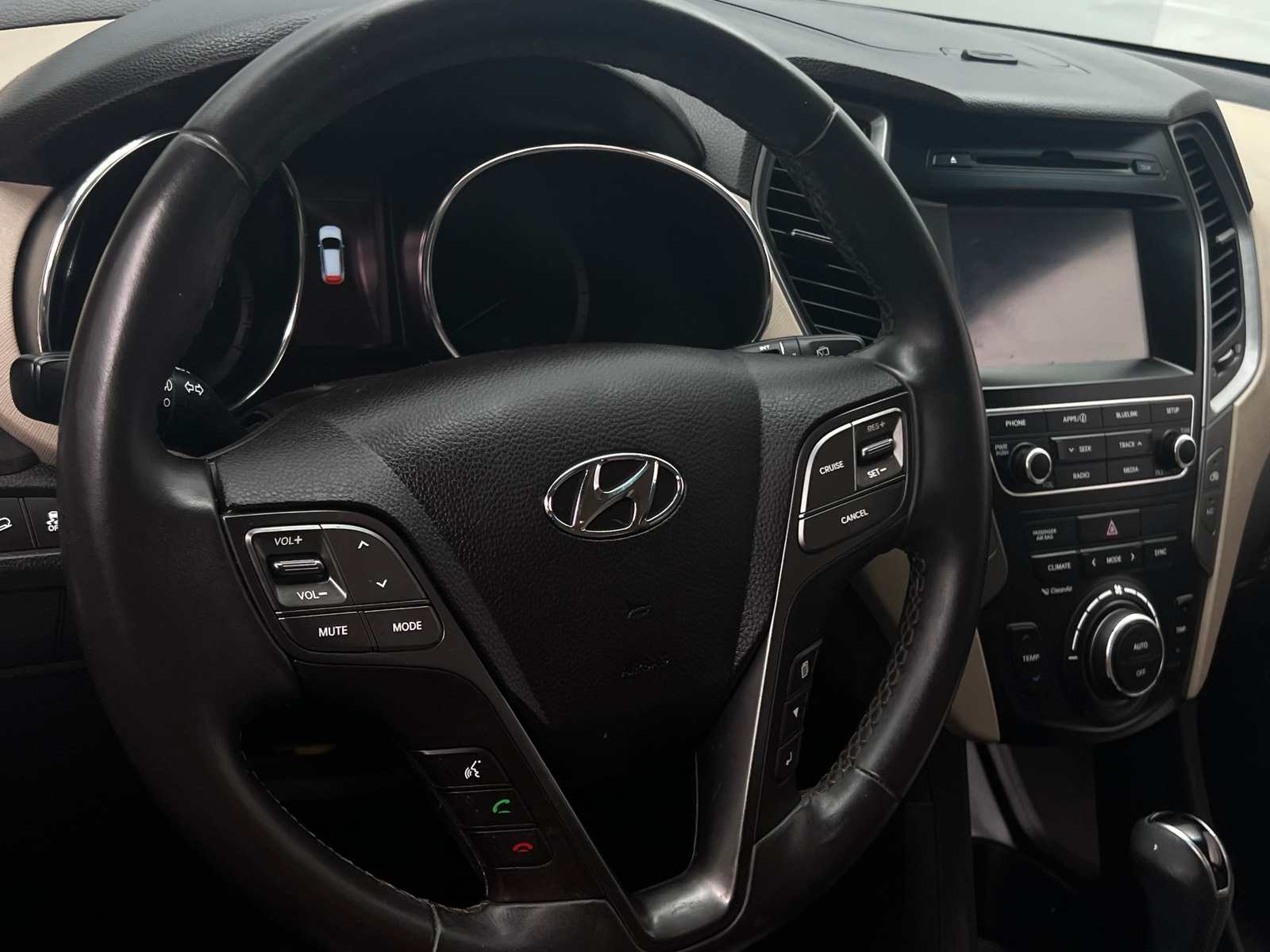 Thumbnail: 2017 Hyundai Santa Fe - 4