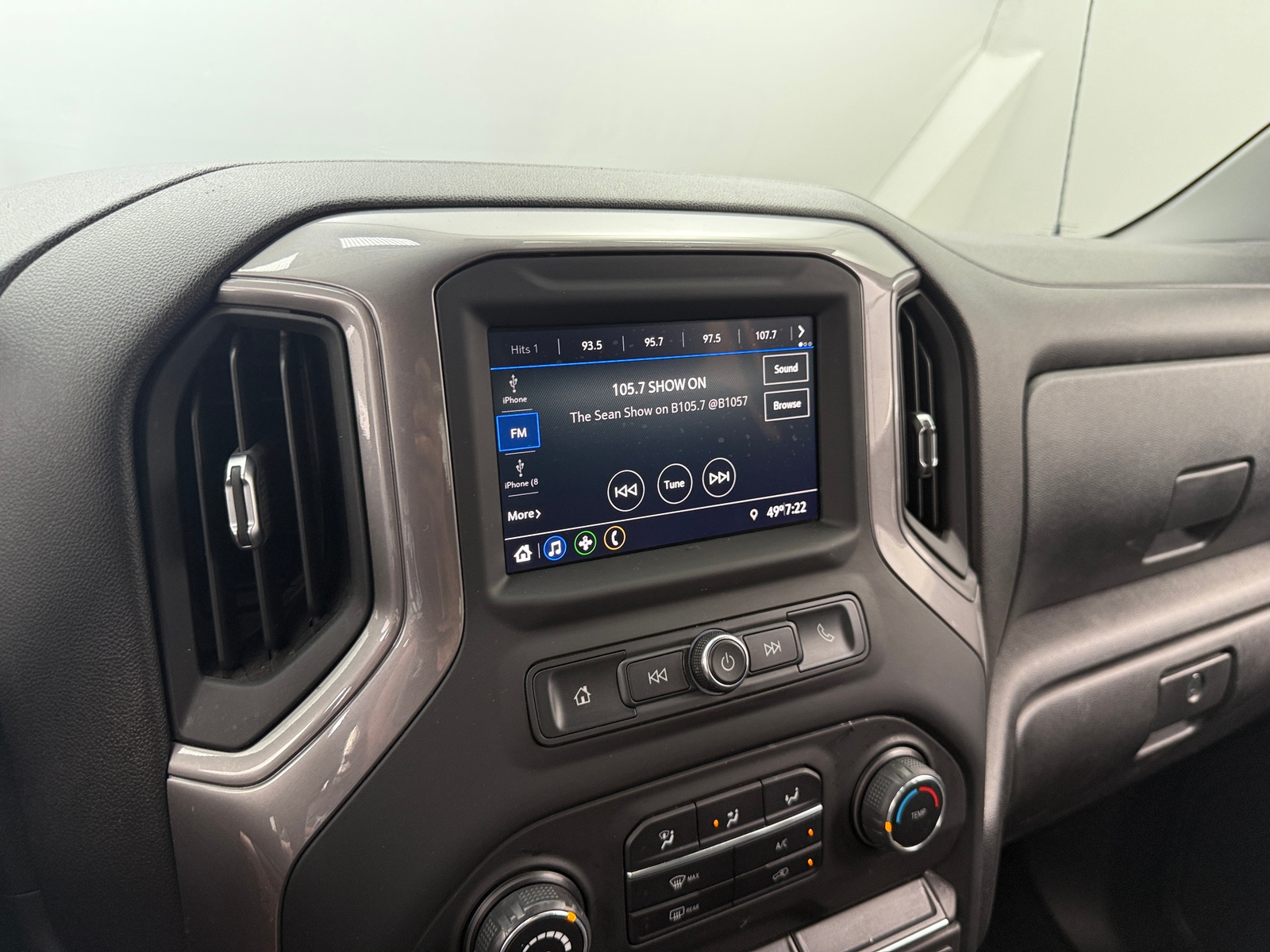 Thumbnail: 2021 Chevrolet Silverado 1500 - 4