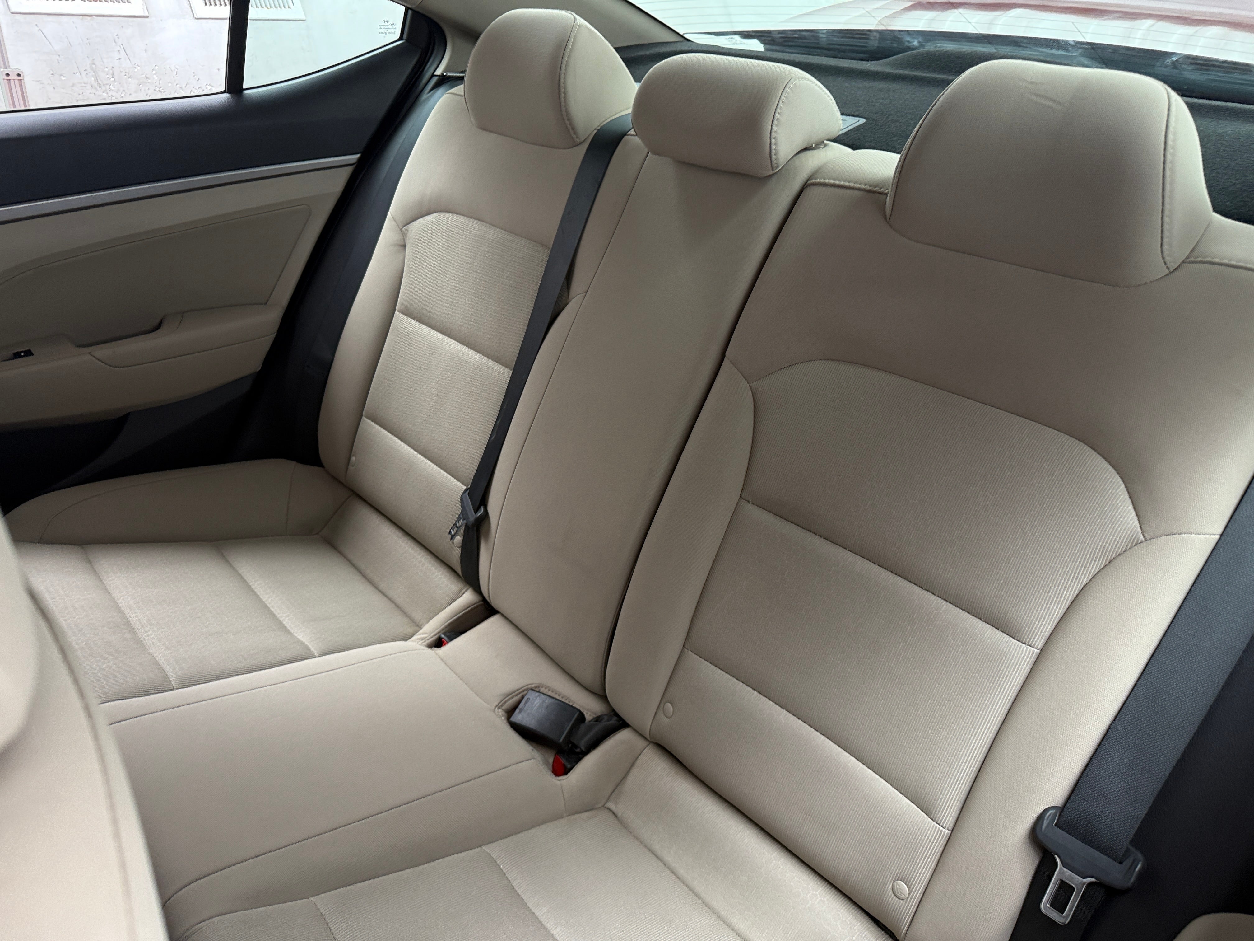 Used 2017 Hyundai Elantra SE with VIN 5NPD84LF1HH188057 for sale in Oak Creek, WI