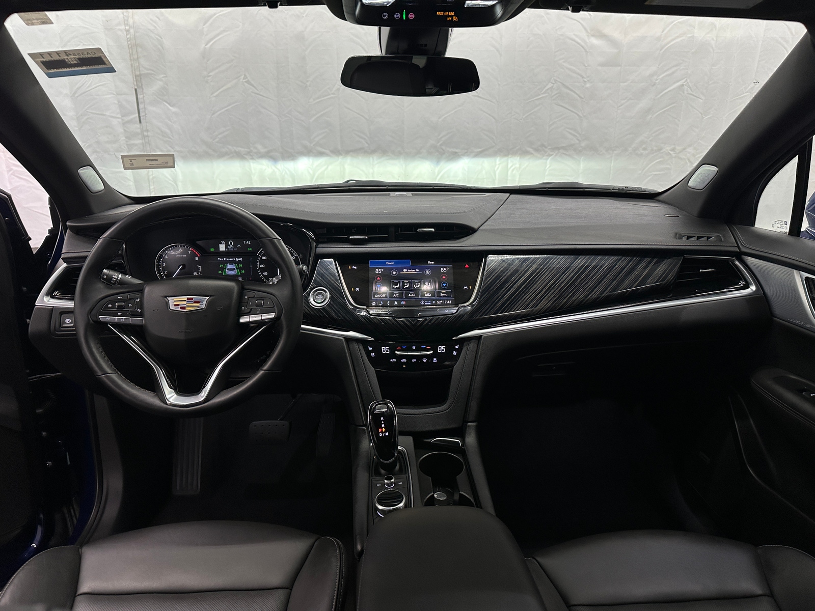 Thumbnail: 2025 Cadillac XT6 - 2