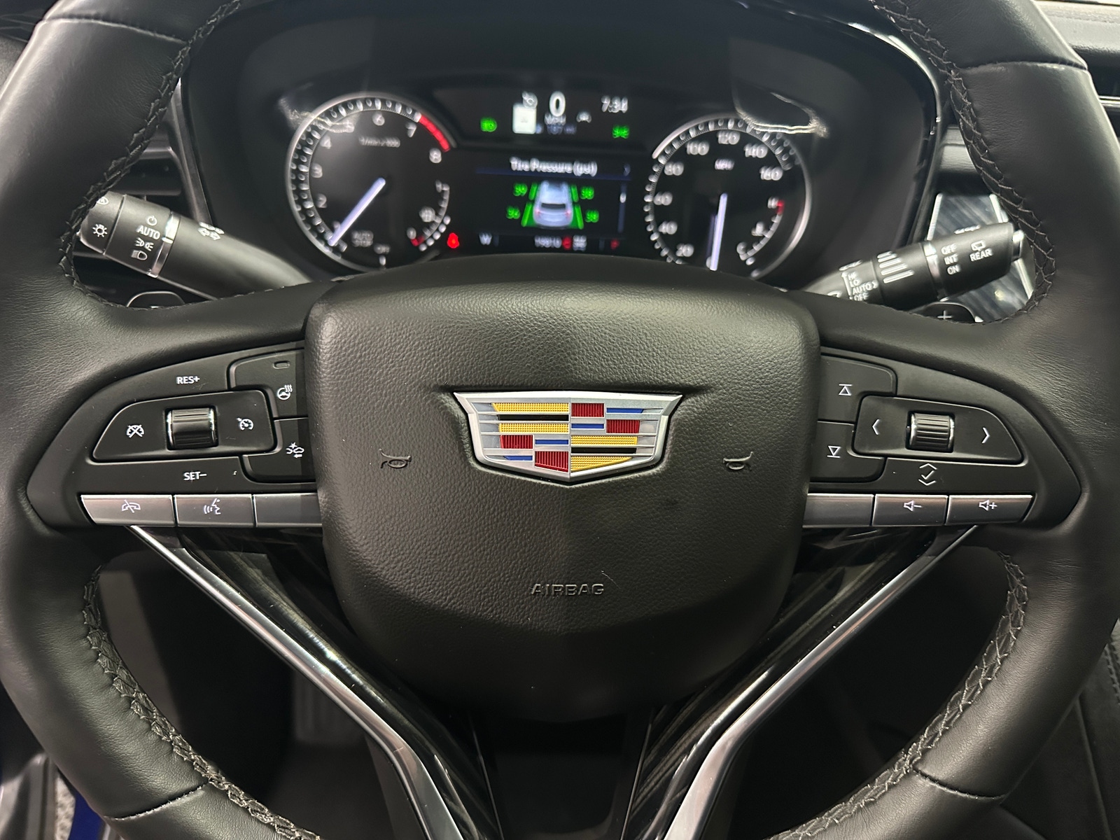 Thumbnail: 2025 Cadillac XT6 - 4
