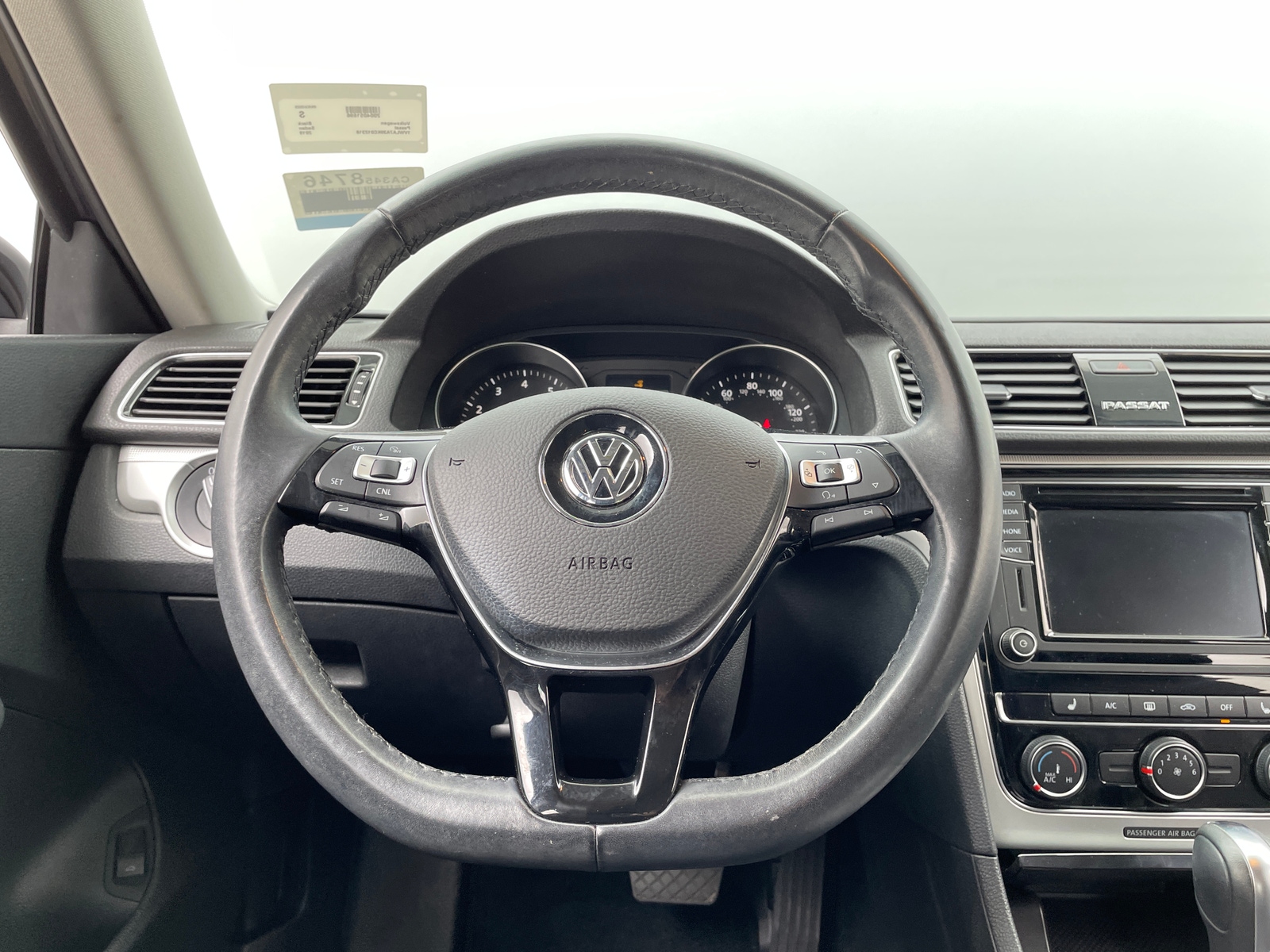 Thumbnail: 2019 Volkswagen Passat - 4