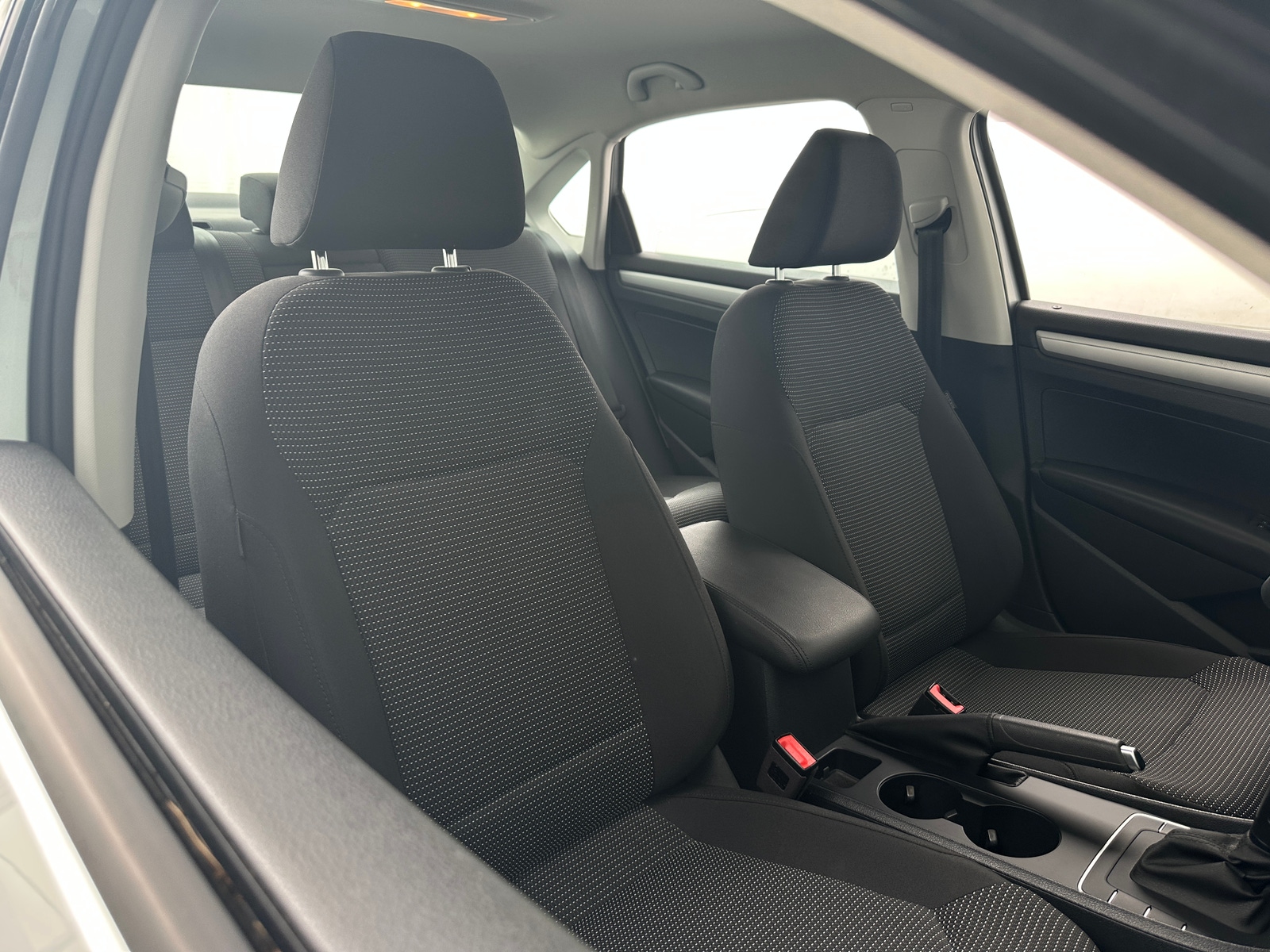 Thumbnail: 2018 Volkswagen Passat - 2