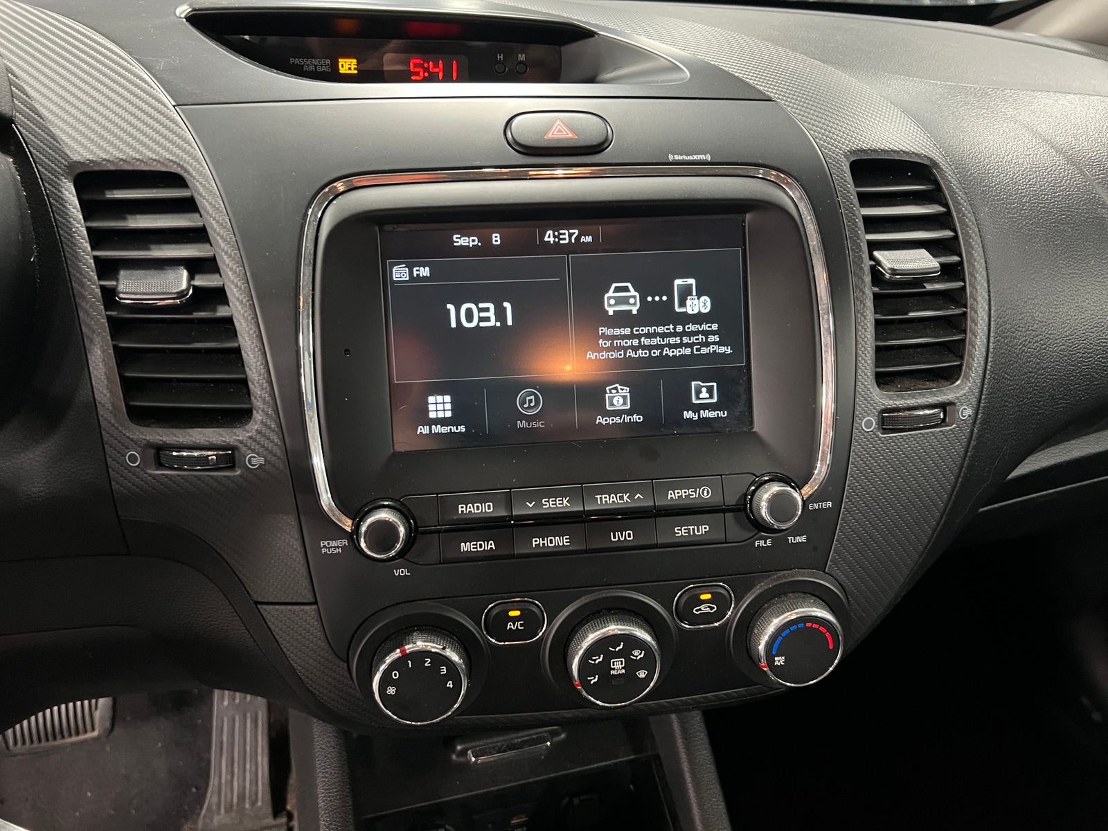 Thumbnail: 2018 Kia Forte - 4