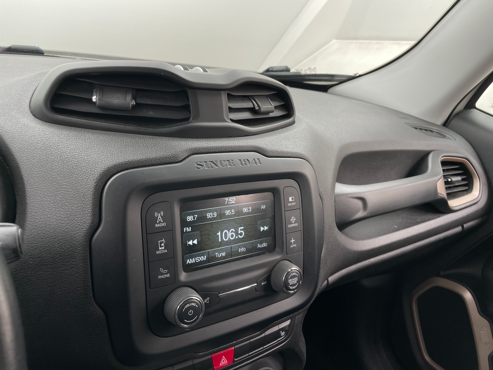 Thumbnail: 2017 Jeep Renegade - 4