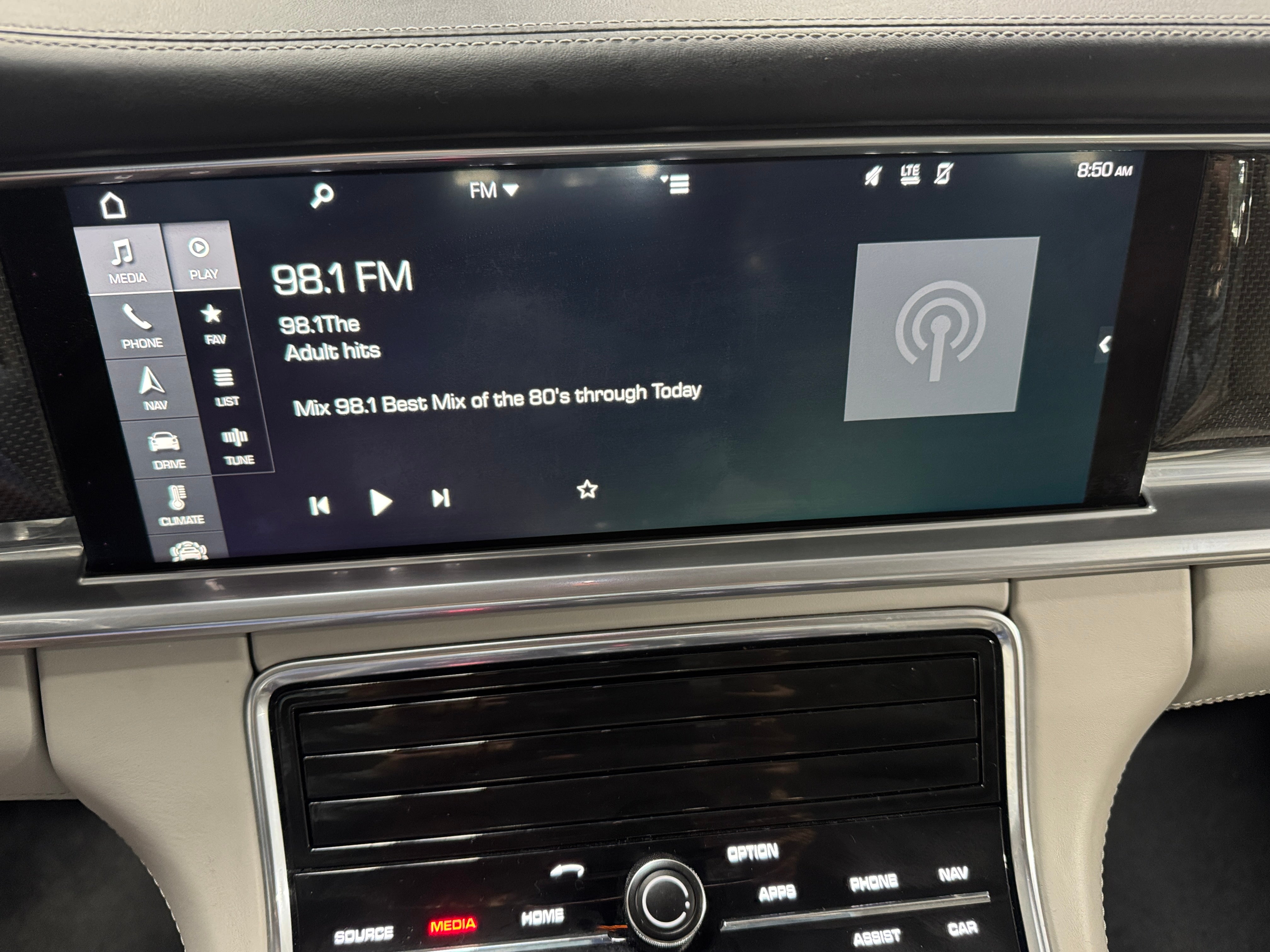 Thumbnail: 2017 Porsche Panamera - 3