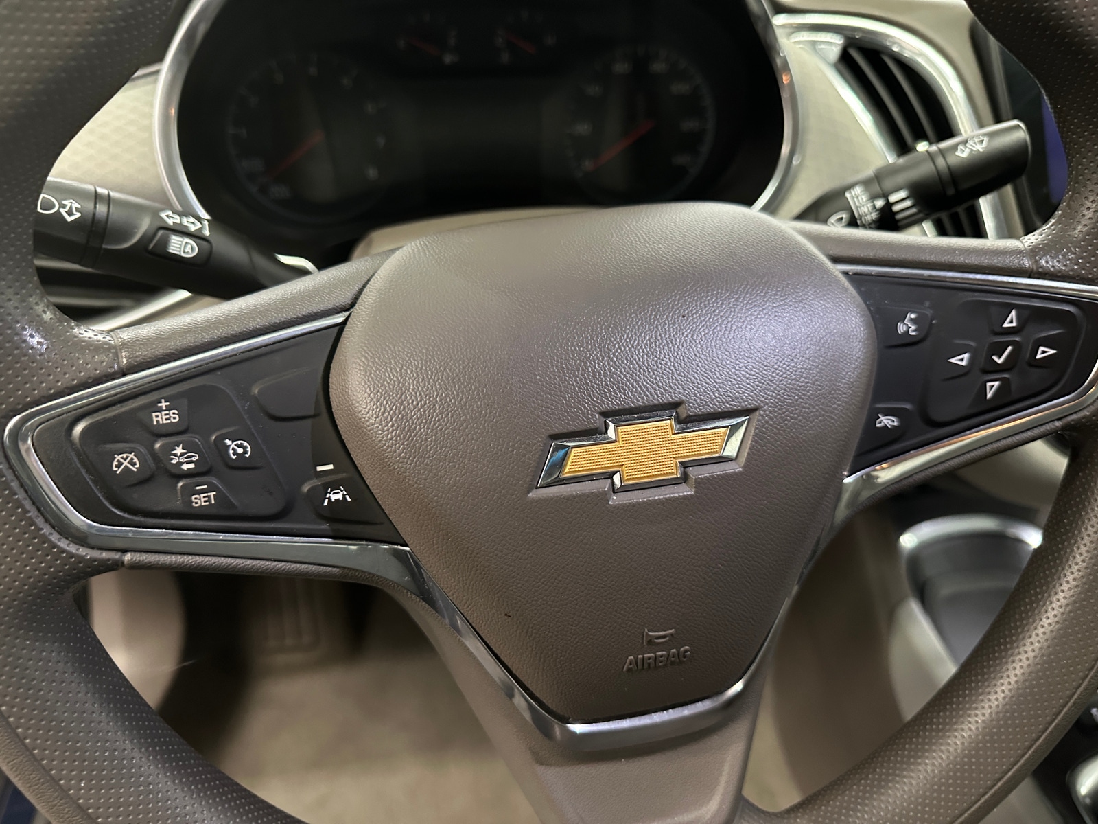 Thumbnail: 2021 Chevrolet Malibu - 5