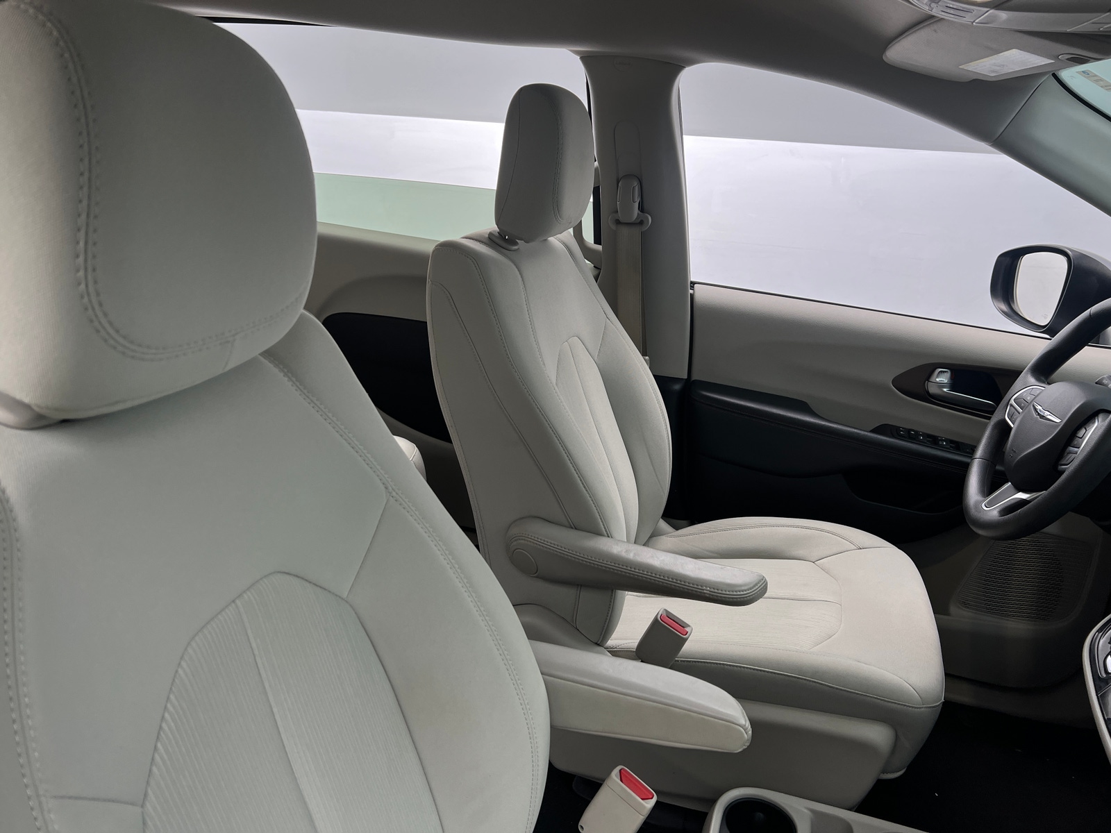 Thumbnail: 2017 Chrysler Pacifica - 2