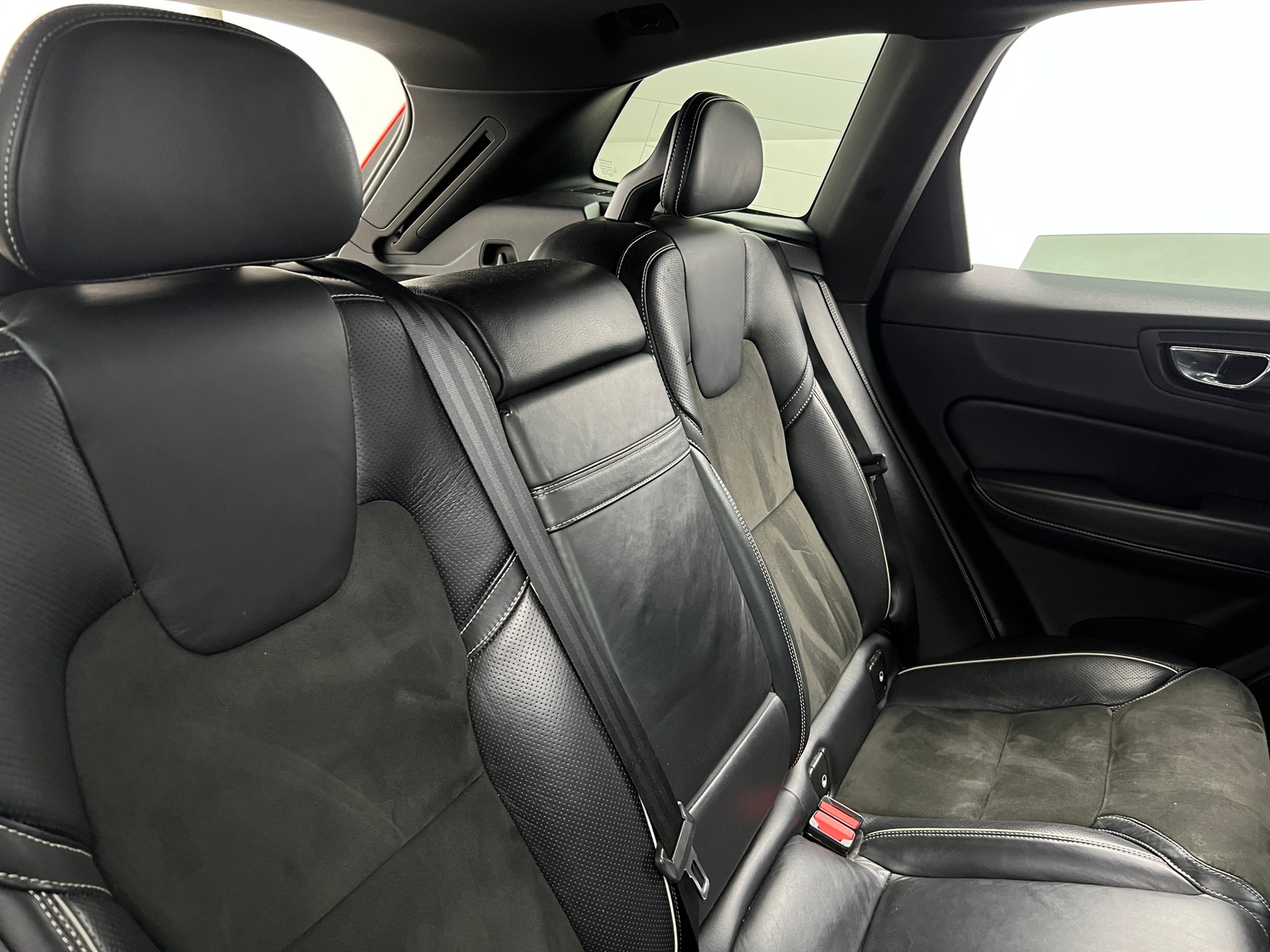 Thumbnail: 2018 Volvo XC60 - 5
