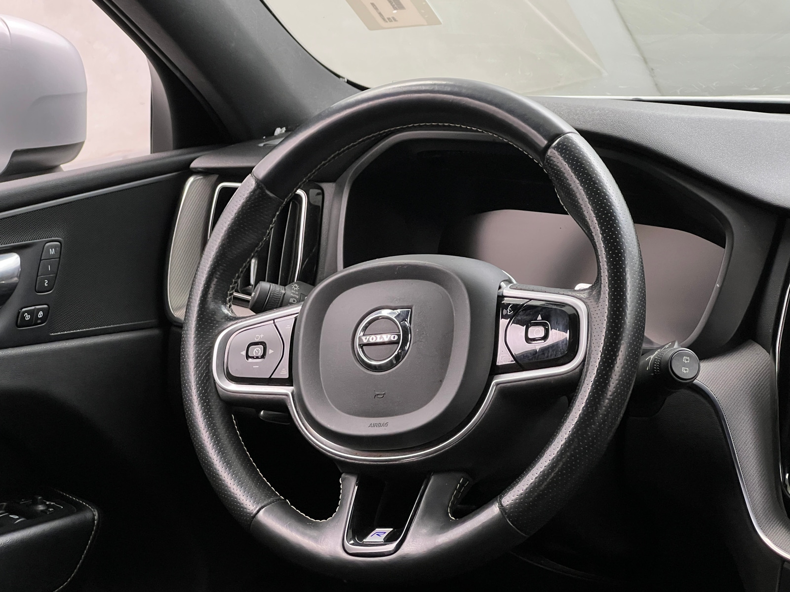 Thumbnail: 2018 Volvo XC60 - 4