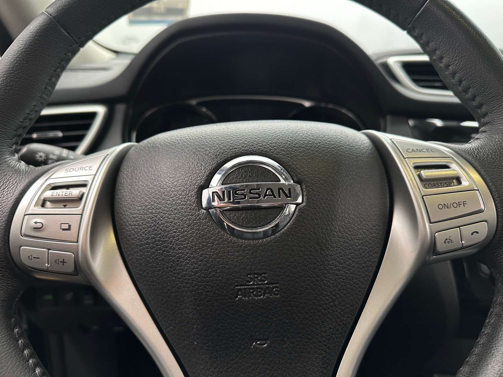 Thumbnail: 2015 Nissan Rogue - 4