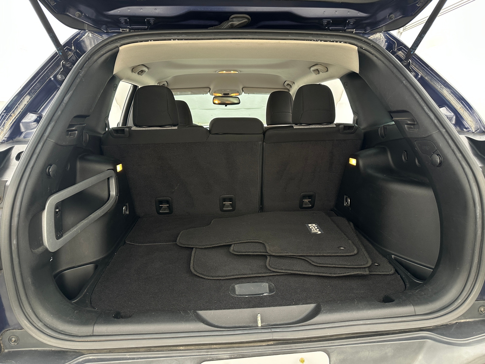 Thumbnail: 2014 Jeep Cherokee - 7