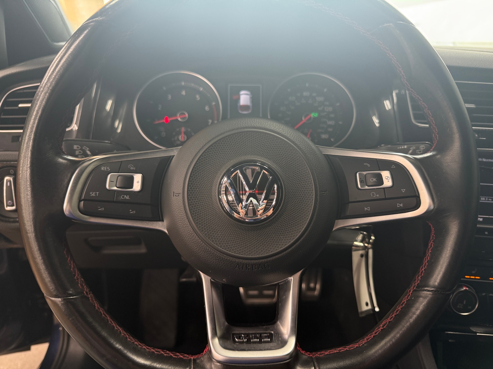 Thumbnail: 2017 Volkswagen Golf - 5