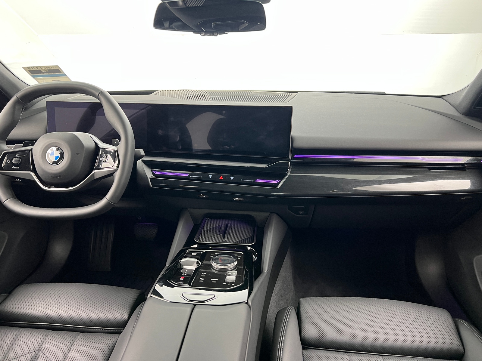 Thumbnail: 2025 BMW 5 Series - 2