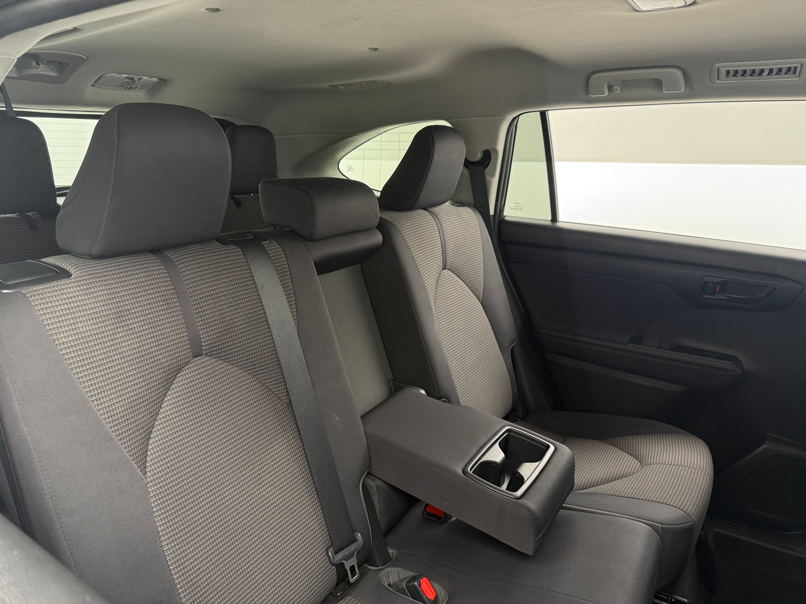 Thumbnail: 2023 Toyota Highlander - 6