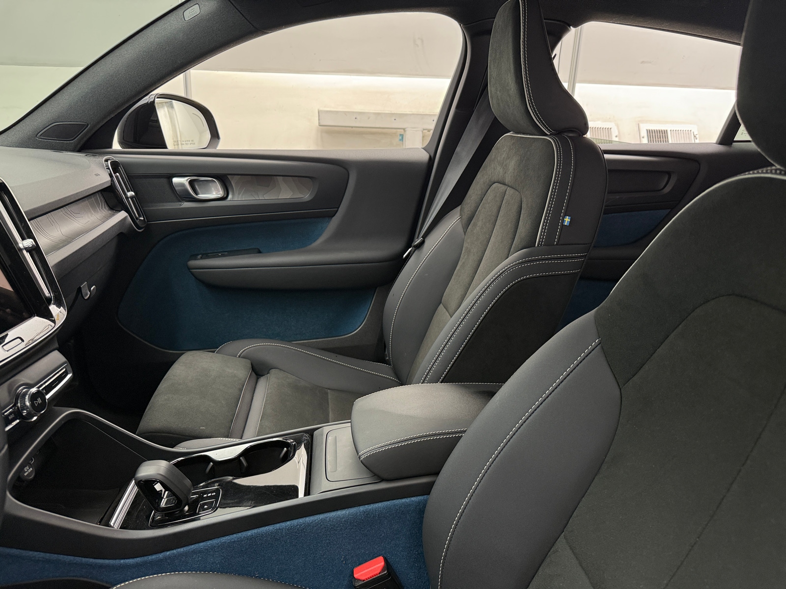 Thumbnail: 2023 Volvo C40 - 2