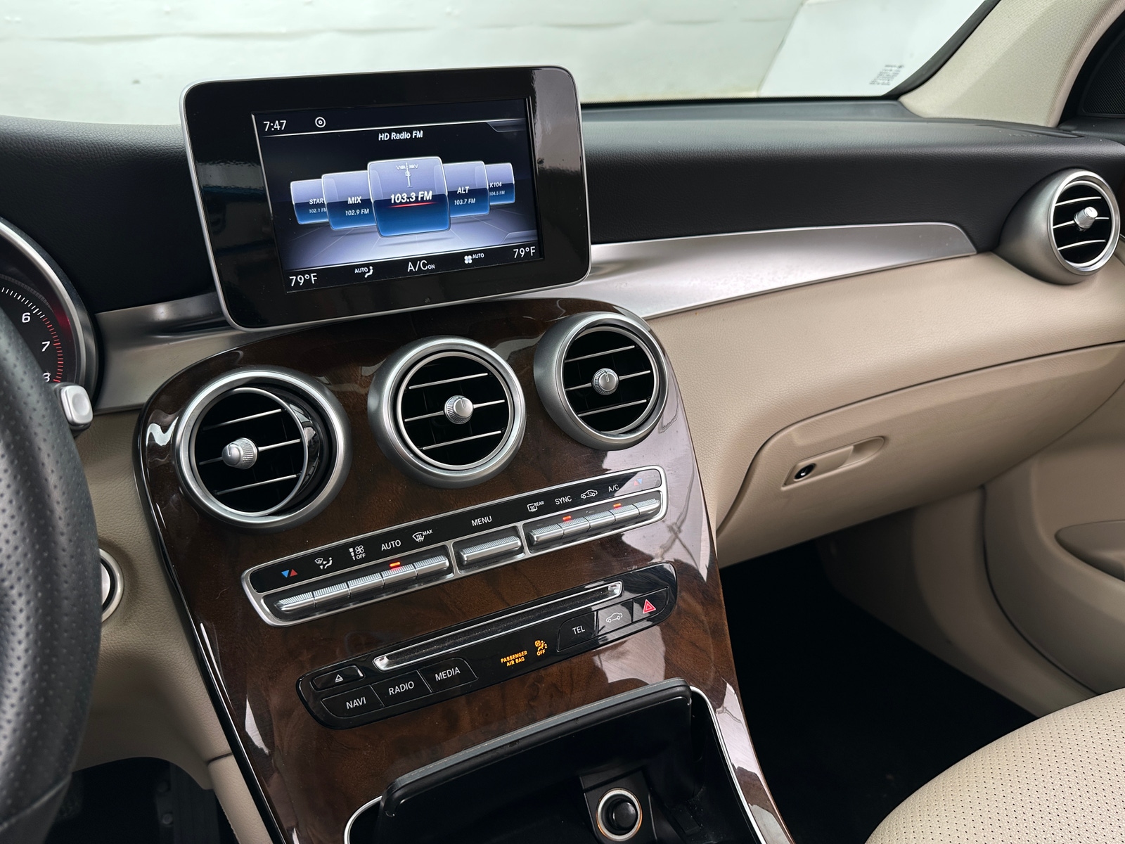 Thumbnail: 2018 Mercedes-Benz GLC - 3