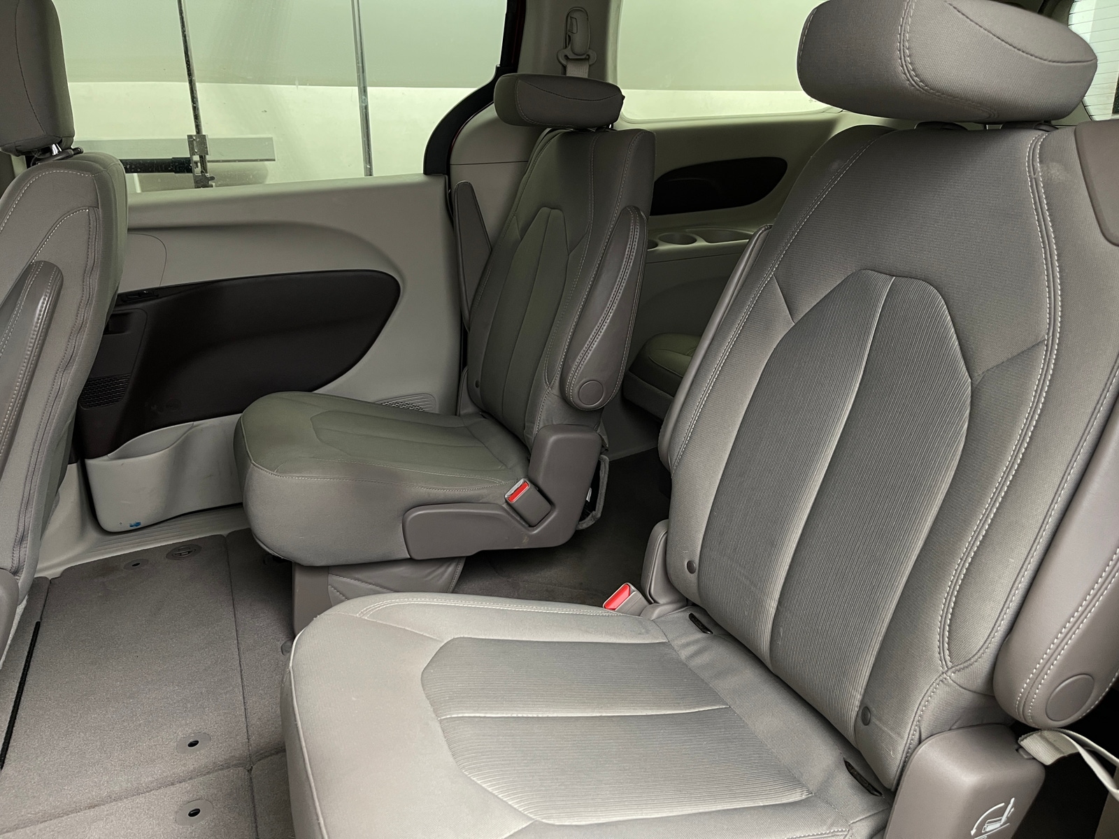 Thumbnail: 2017 Chrysler Pacifica - 6