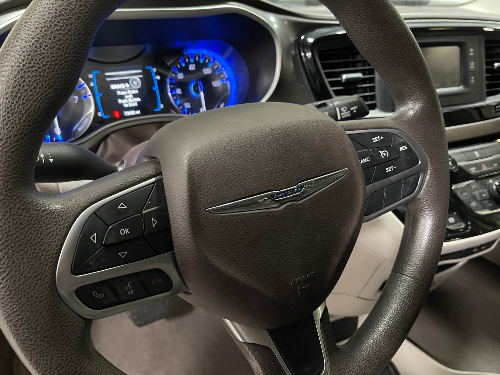 Thumbnail: 2017 Chrysler Pacifica - 5