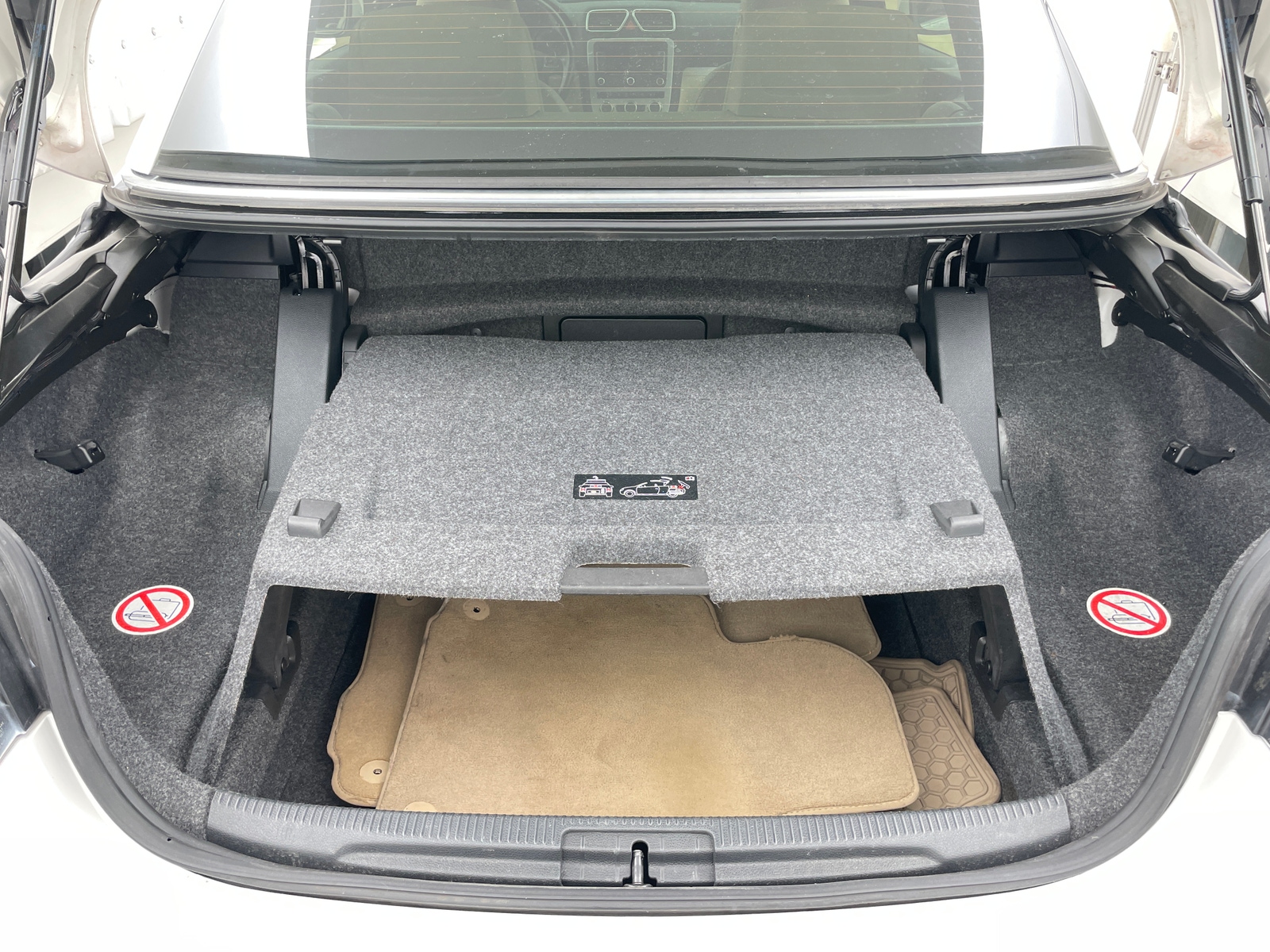 Thumbnail: 2014 Volkswagen Eos - 6