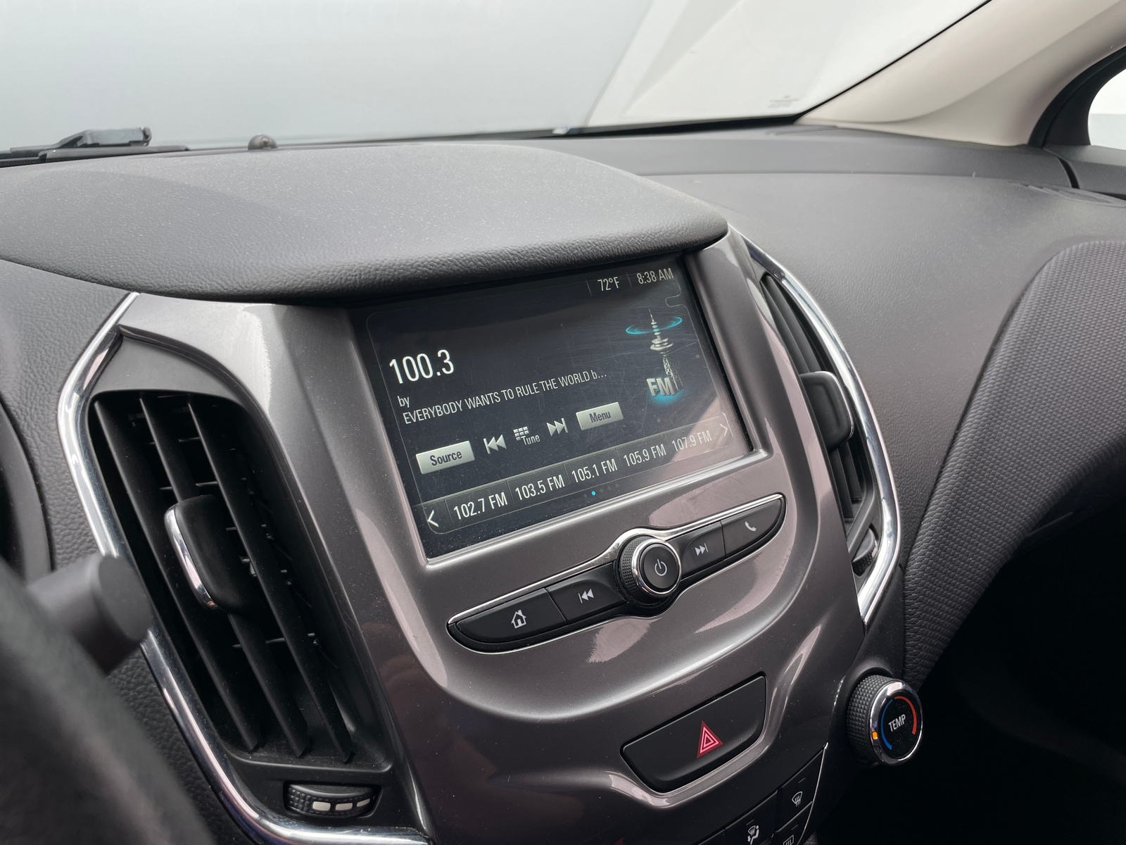 Thumbnail: 2017 Chevrolet Cruze - 4