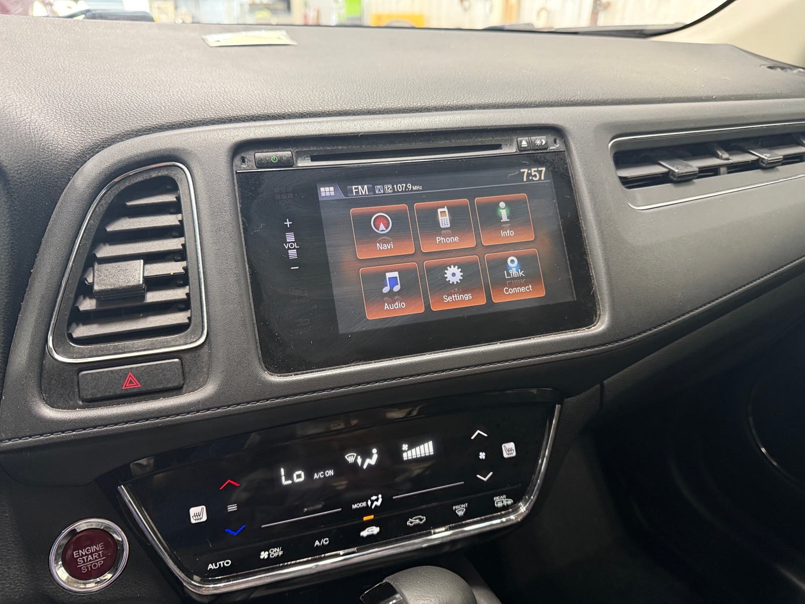 Thumbnail: 2018 Honda HR-V - 3