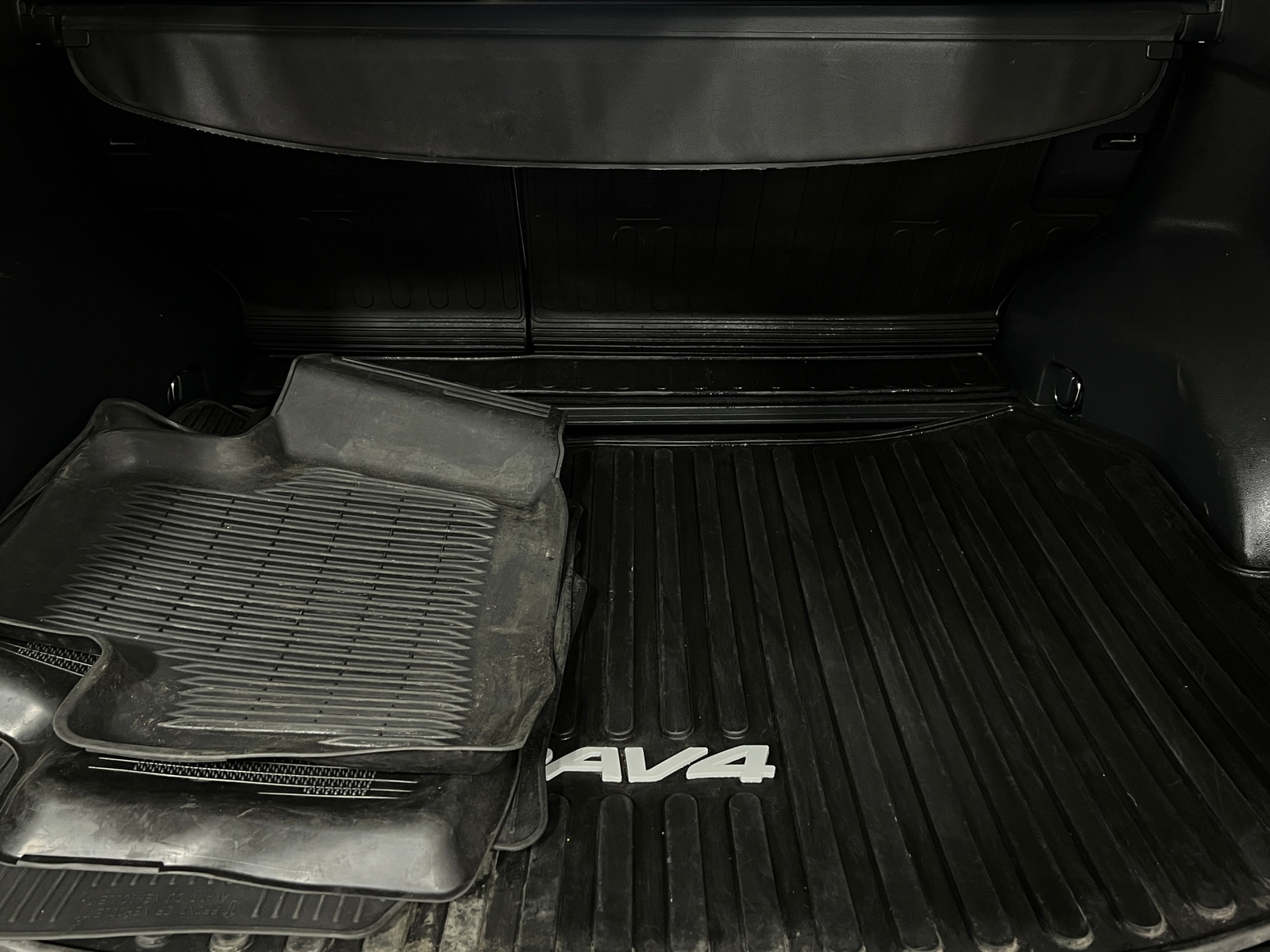 Thumbnail: 2021 Toyota RAV4 - 6