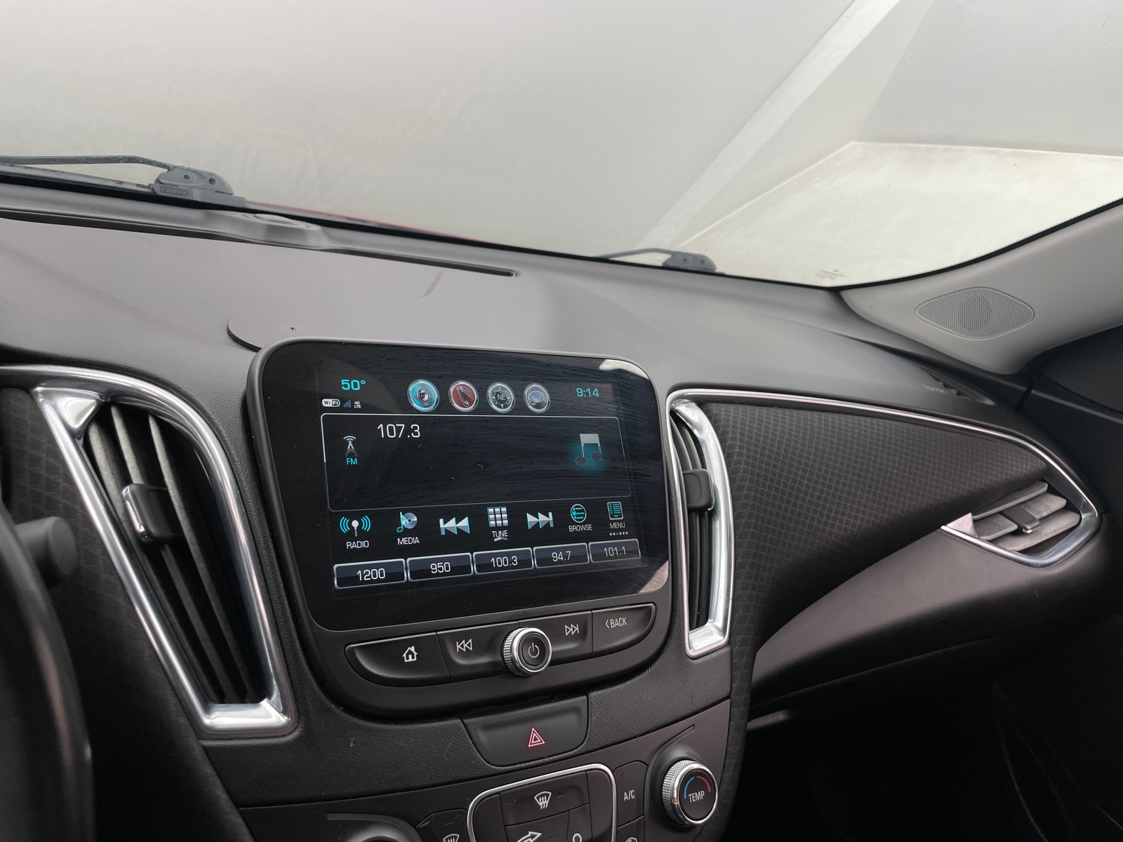 Thumbnail: 2018 Chevrolet Malibu - 4