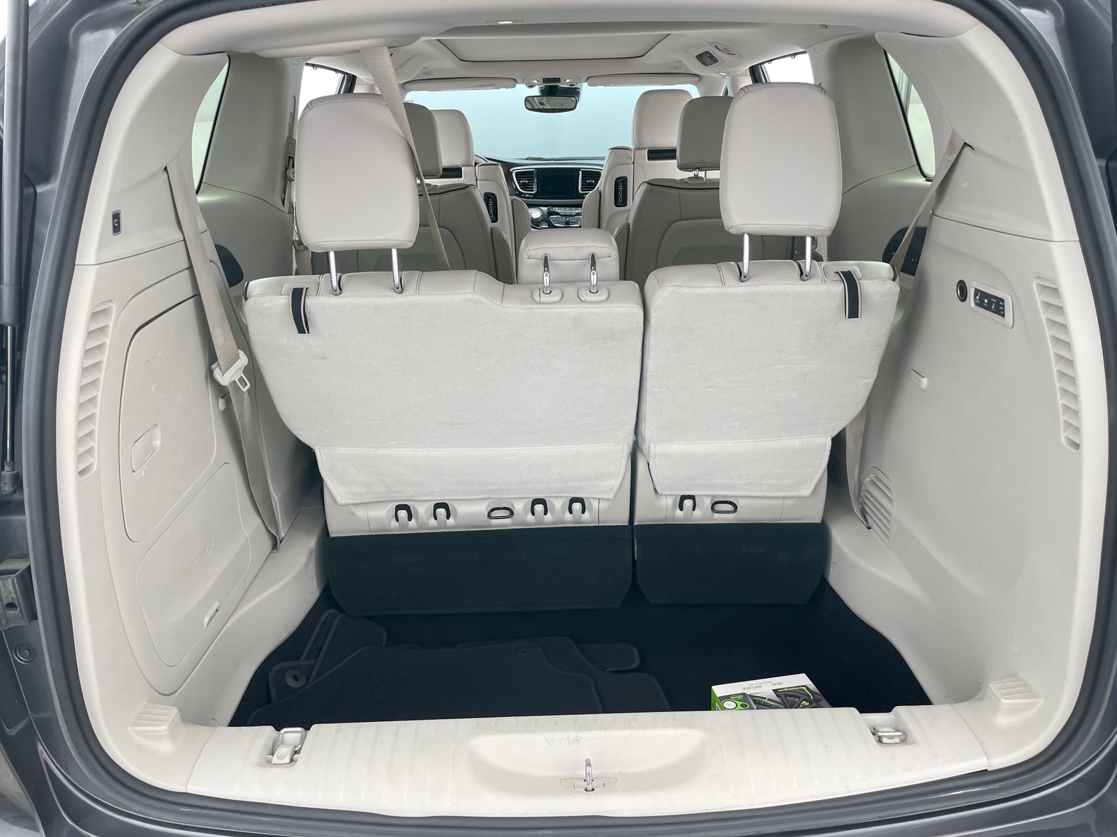Thumbnail: 2019 Chrysler Pacifica - 6