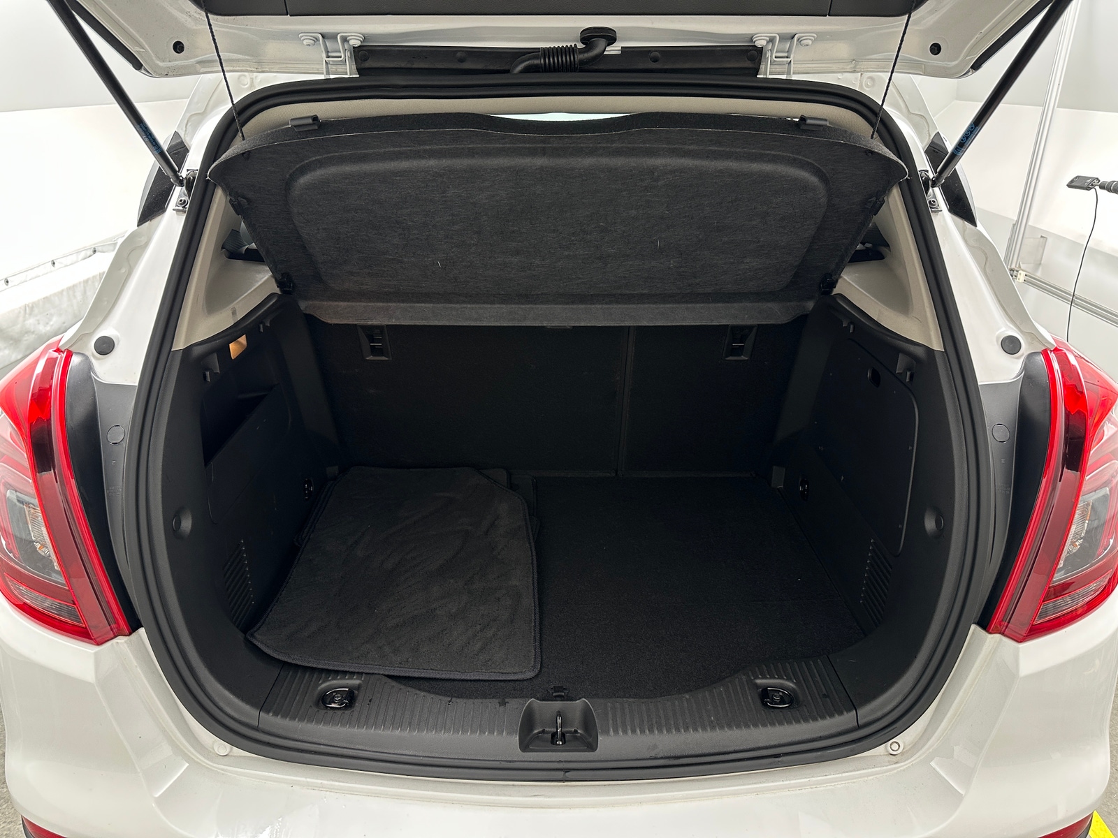 Thumbnail: 2020 Buick Encore - 7