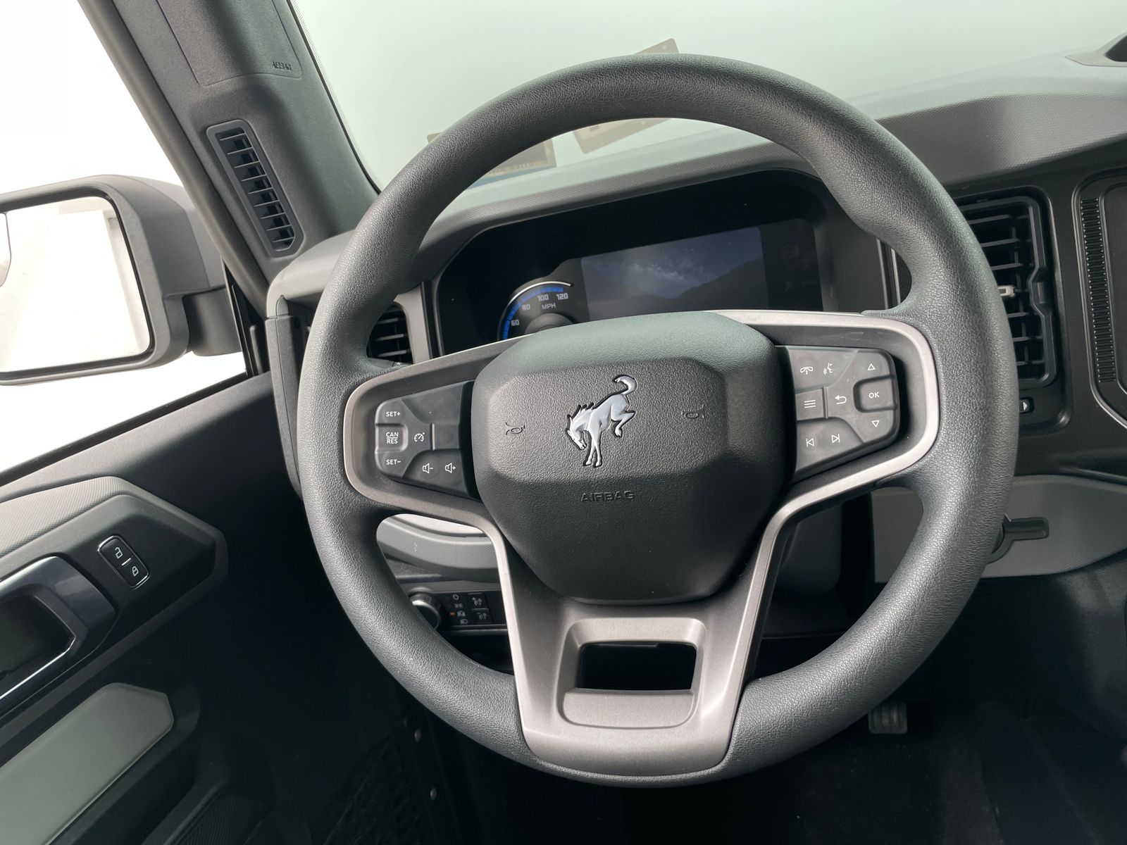 Thumbnail: 2022 Ford Bronco - 5