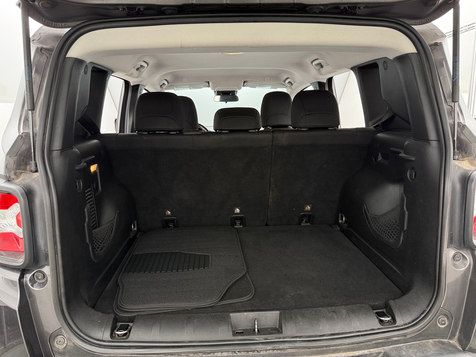 Thumbnail: 2019 Jeep Renegade - 7