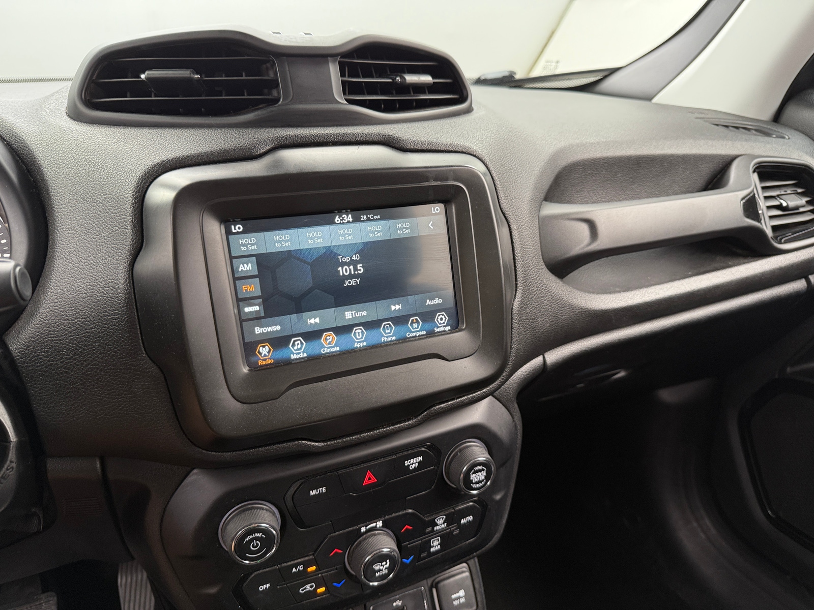 Thumbnail: 2019 Jeep Renegade - 4