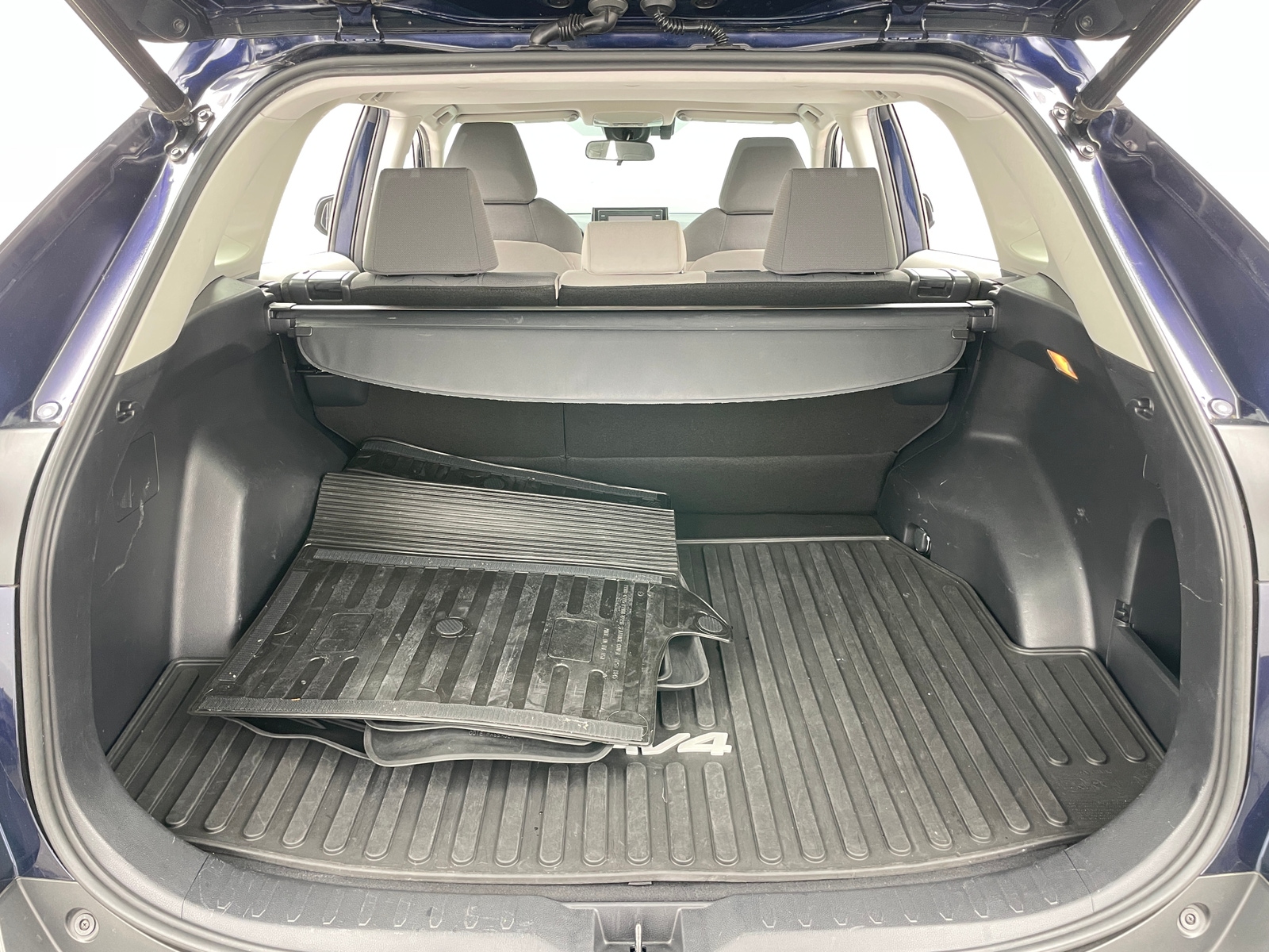 Thumbnail: 2019 Toyota RAV4 - 7