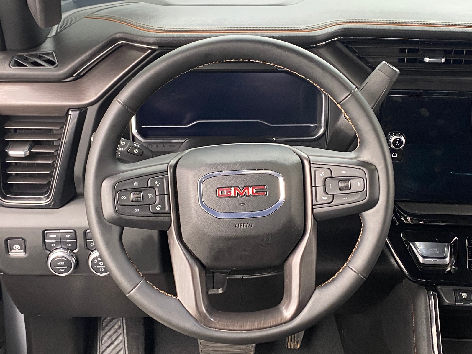 Thumbnail: 2024 GMC Sierra 2500 - 4