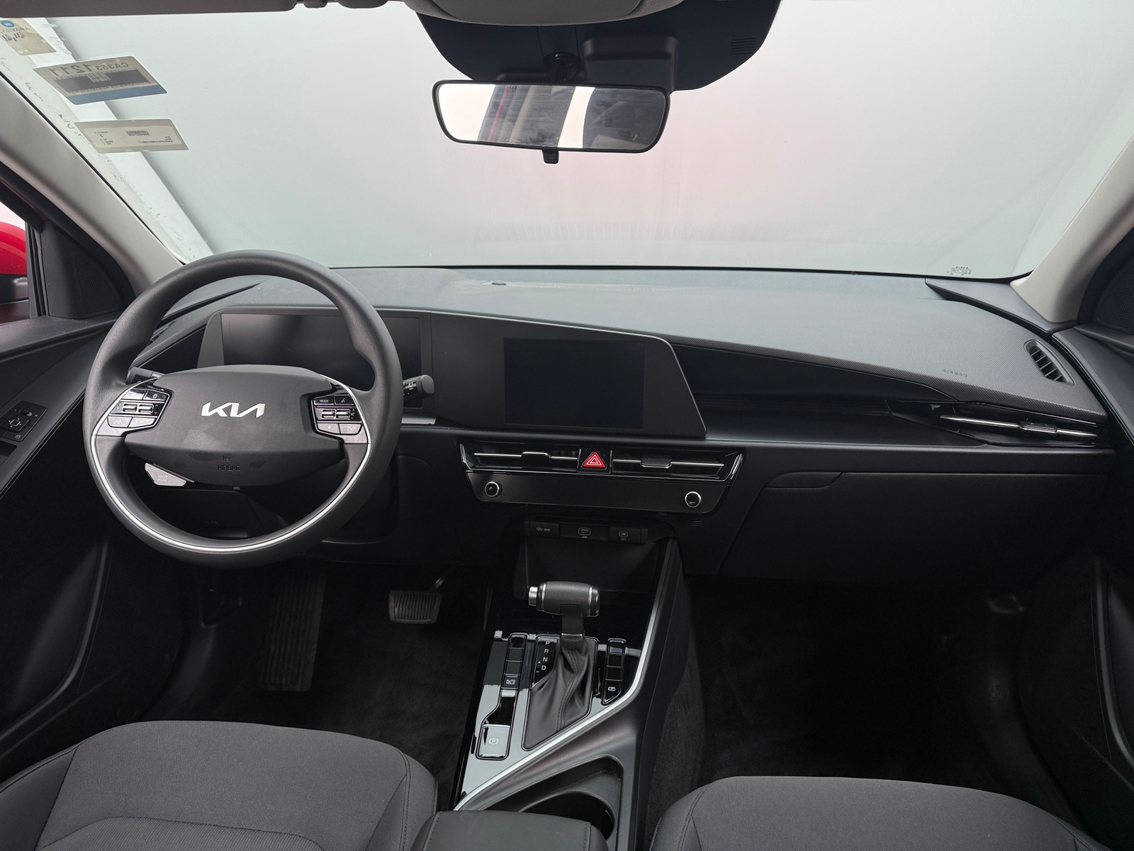 Thumbnail: 2024 Kia Niro - 3