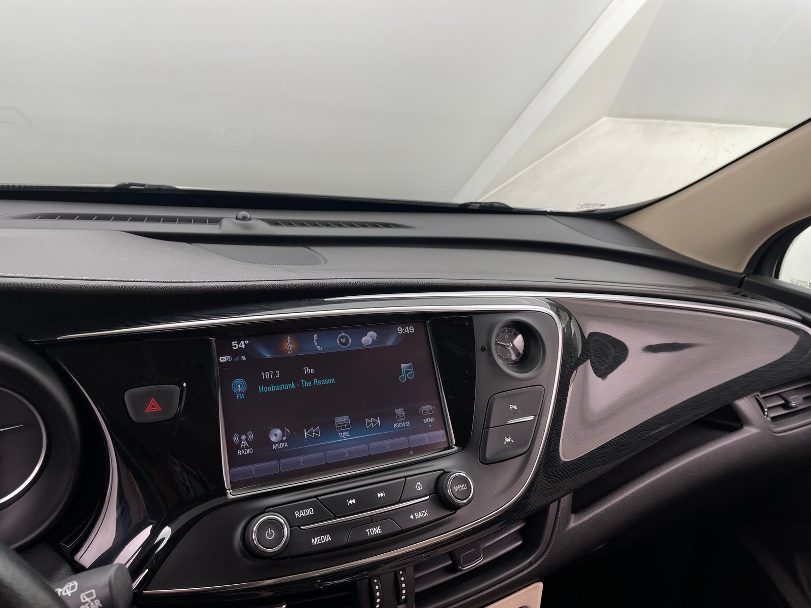 Thumbnail: 2017 Buick Envision - 3