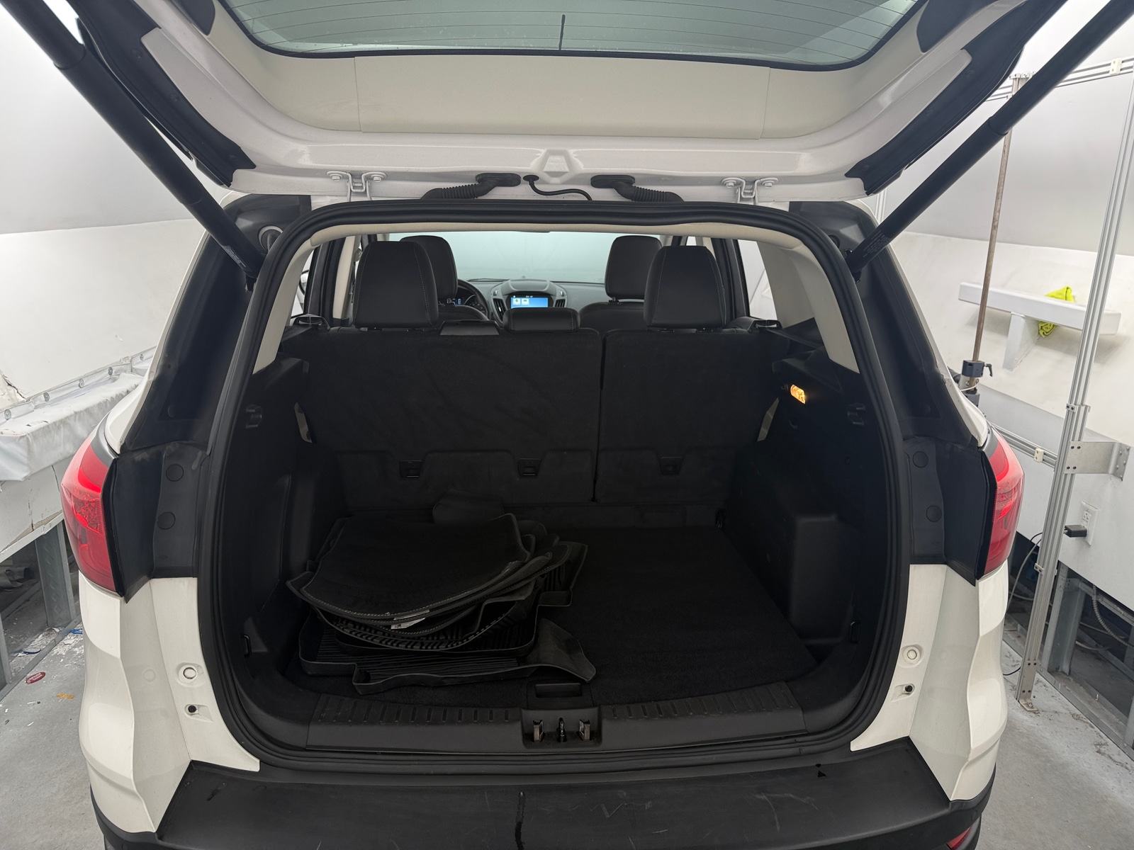 Thumbnail: 2019 Ford Escape - 6