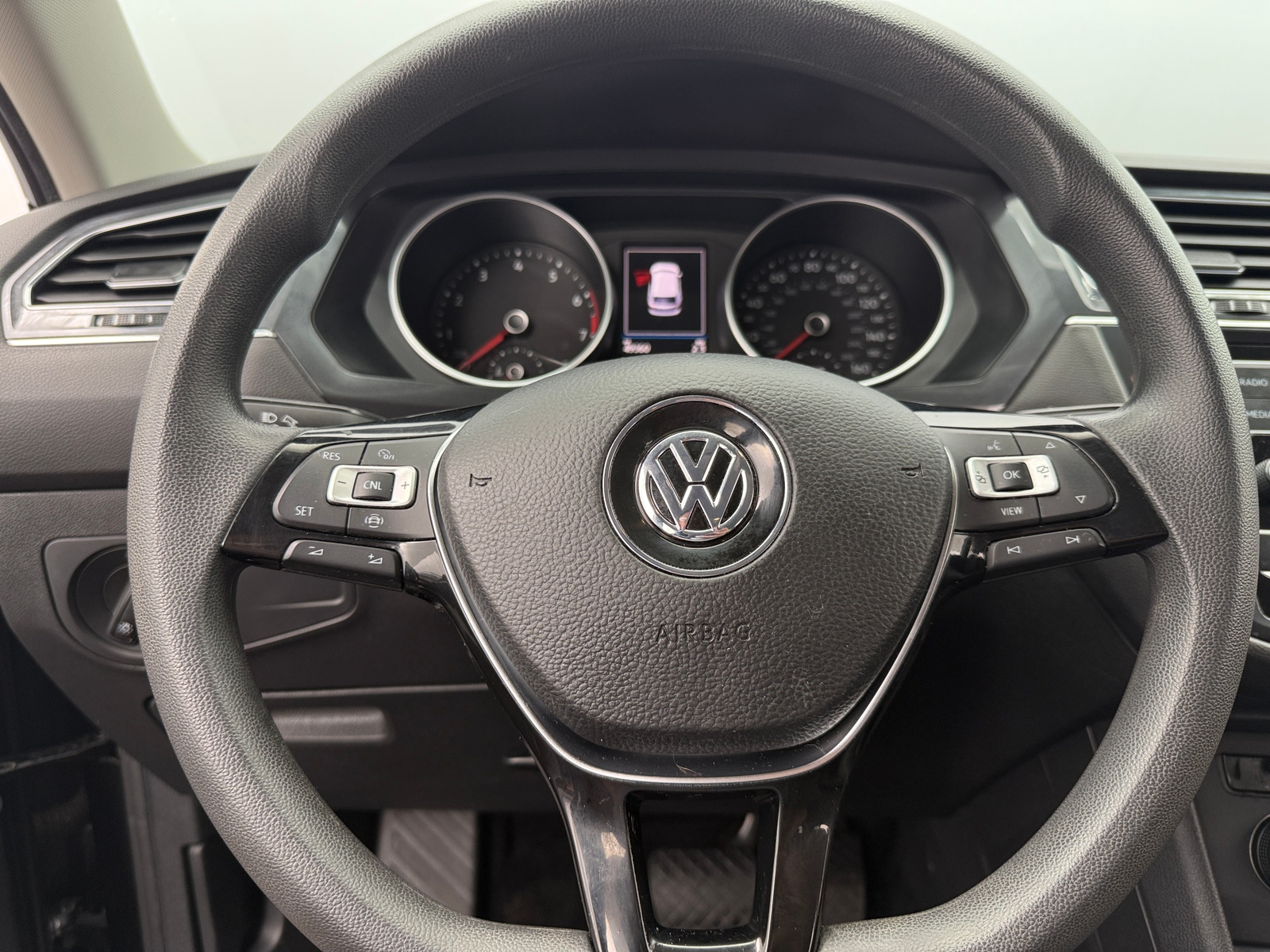 Thumbnail: 2020 Volkswagen Tiguan - 5