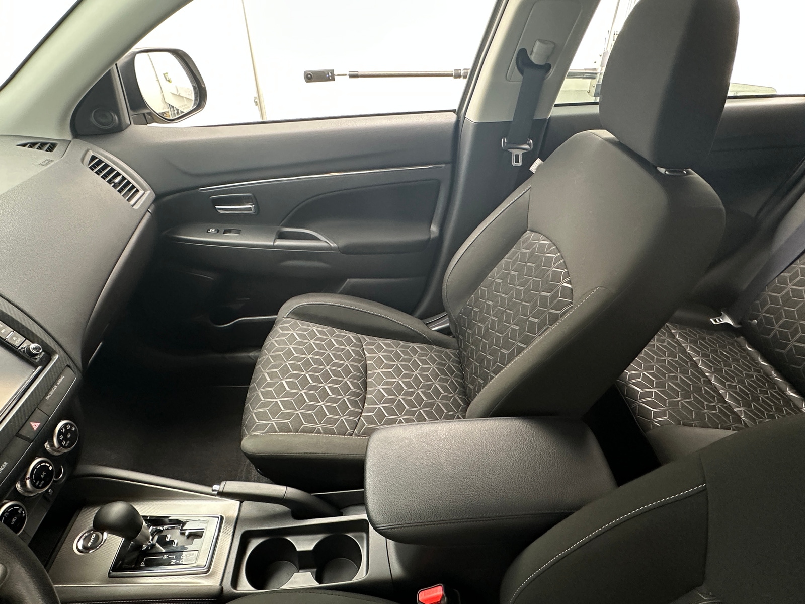 Thumbnail: 2024 Mitsubishi Outlander Sport - 2