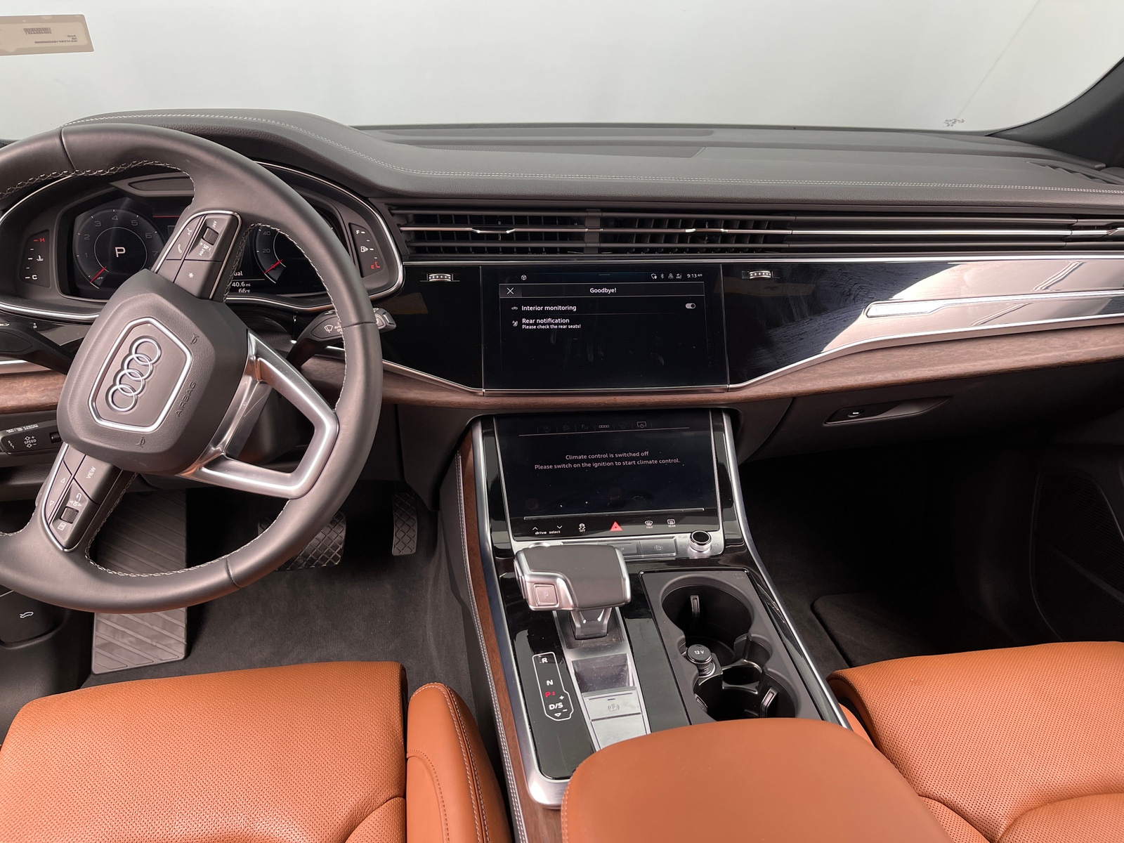 Thumbnail: 2025 Audi Q8 - 2