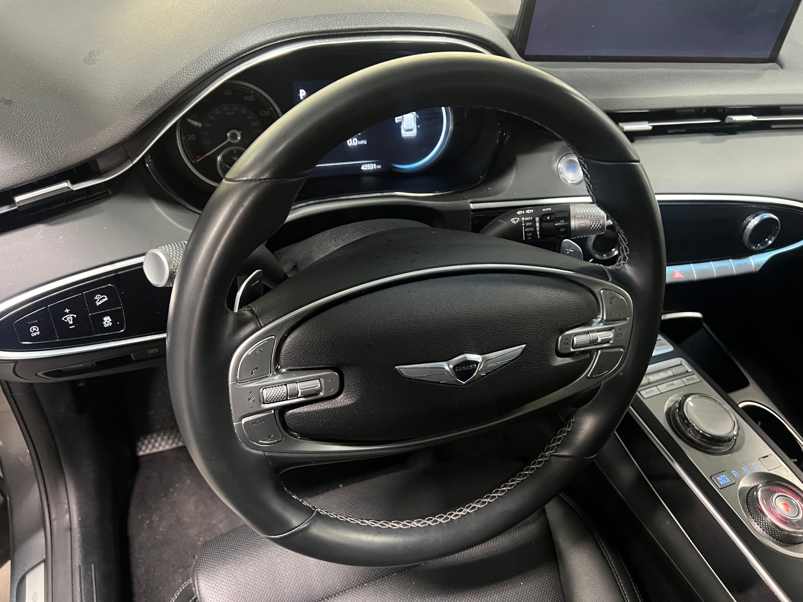 Thumbnail: 2022 Genesis GV70 - 4