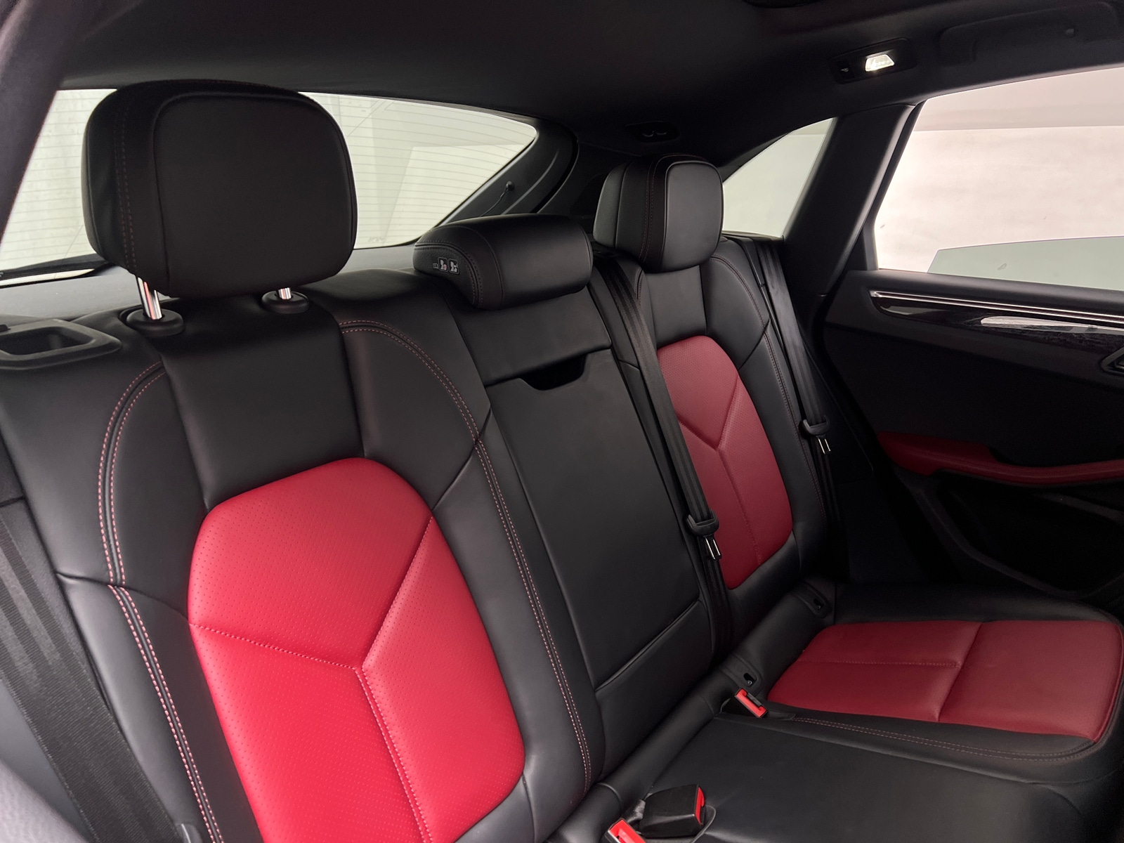 Thumbnail: 2022 Porsche Macan - 5