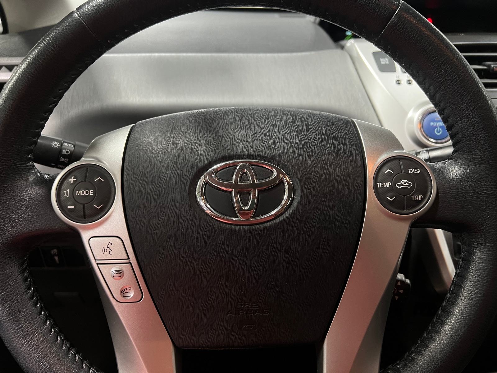 Thumbnail: 2013 Toyota Prius v - 4