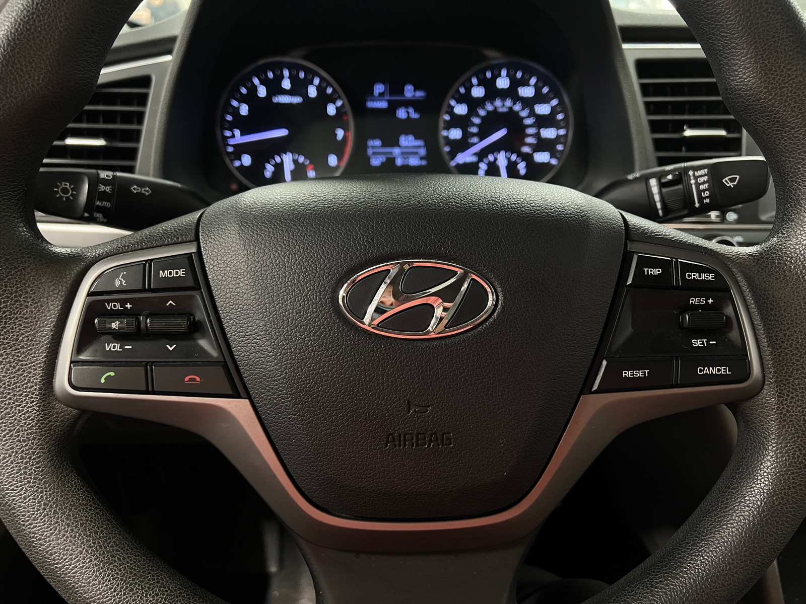 Thumbnail: 2017 Hyundai Elantra - 5